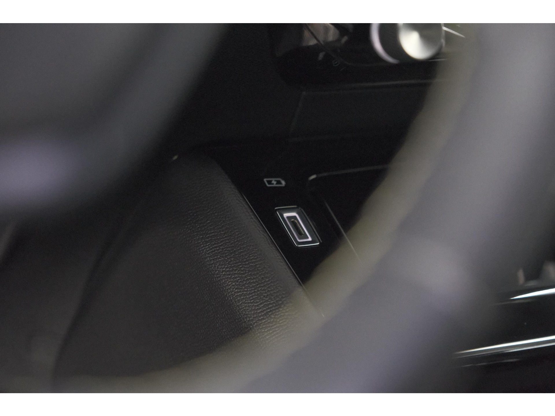 Peugeot 208 1.2 Hybrid 145 e-DCS6 GT | Alcantara Pakket | Camera | Apple Carplay | Stoelverwarming