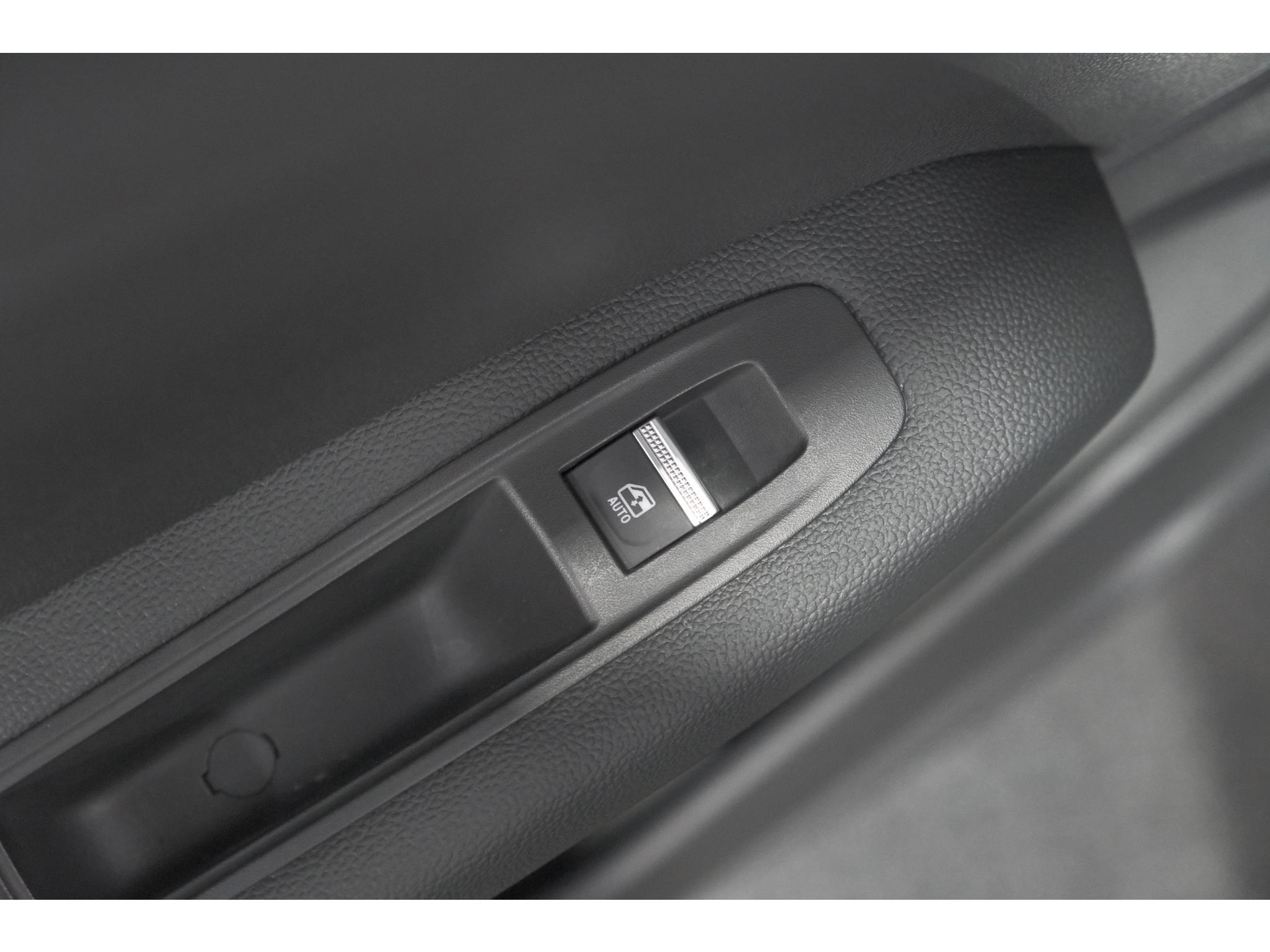 Renault Captur TCe 90 Techno | Nieuw Model | Camera | Harman Kardon | Apple Carplay | Parkeersensoren | 18 Inch Lichtmetalen Velgen