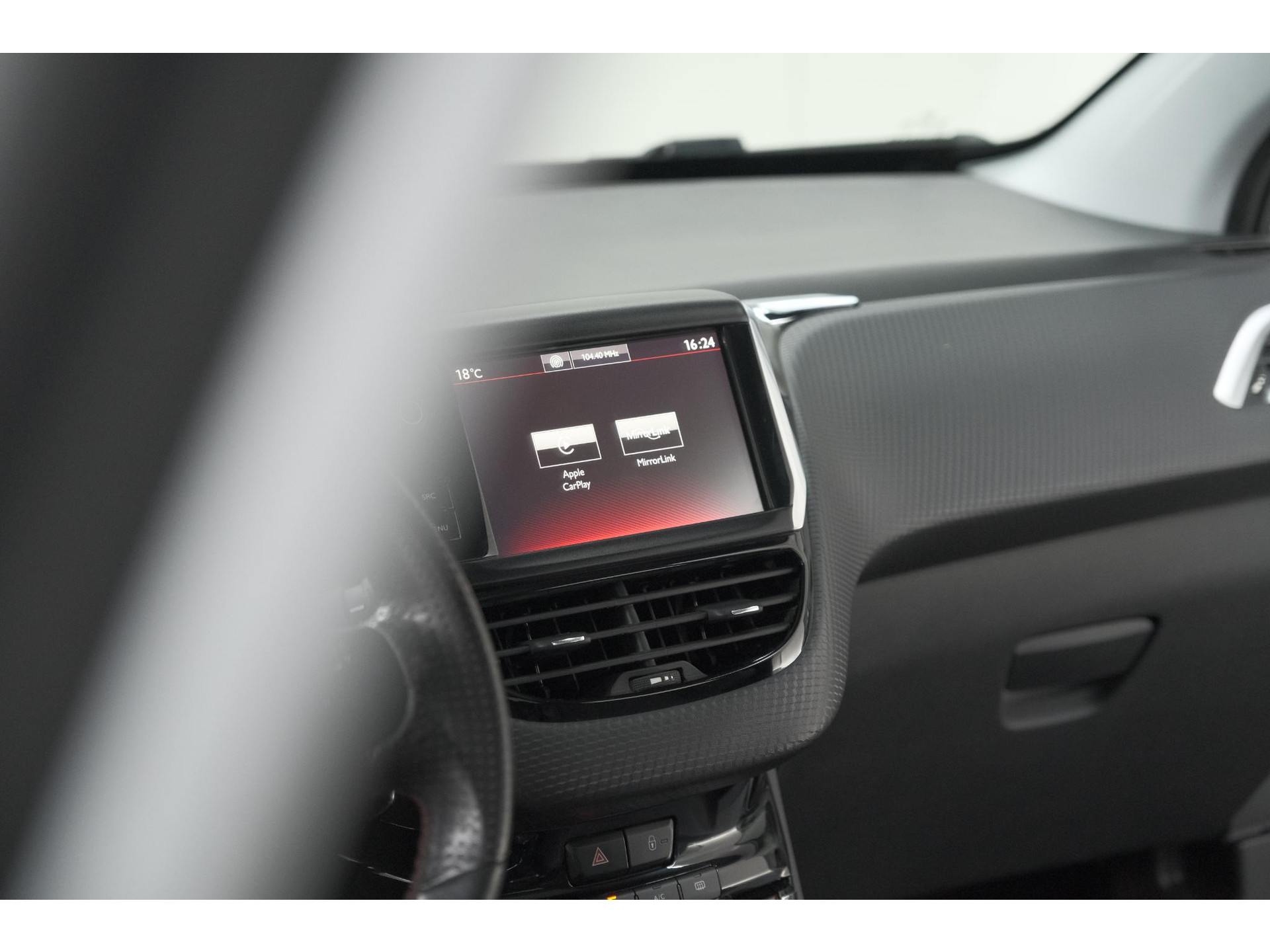 Peugeot 2008 PureTech 110 EAT6 GT | Trekhaak | Camera | Panoramadak | Apple Carplay