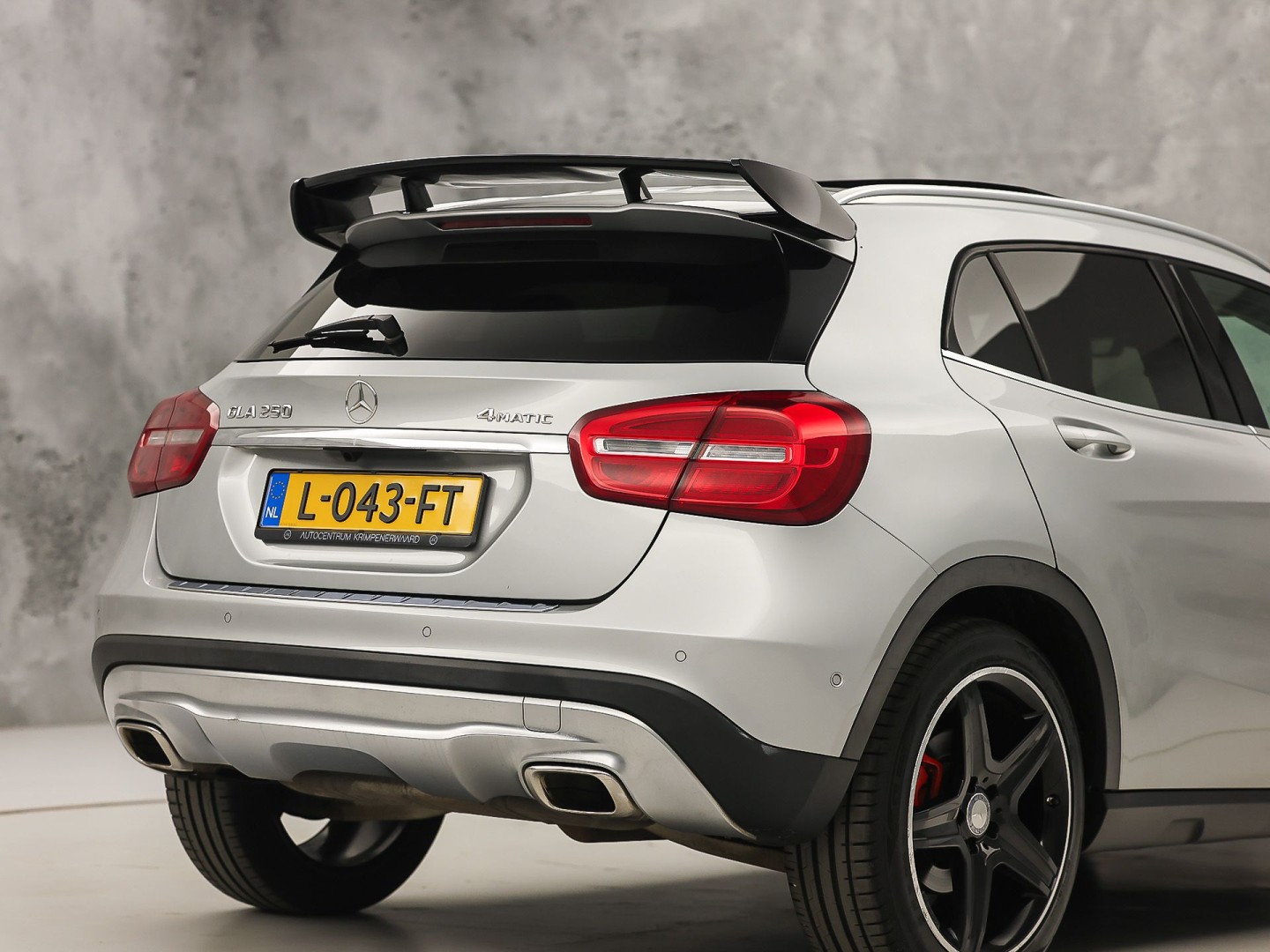 Mercedes-Benz GLA 250 250 4Matic AMG Edition 1 Sport Automaat (PANORAMADAK, CLIMATE, SPOILER, RODE GORDELS, SPORTSTOELEN, STOELVERWARMING, GETINT GLAS, NIEUWSTAAT)