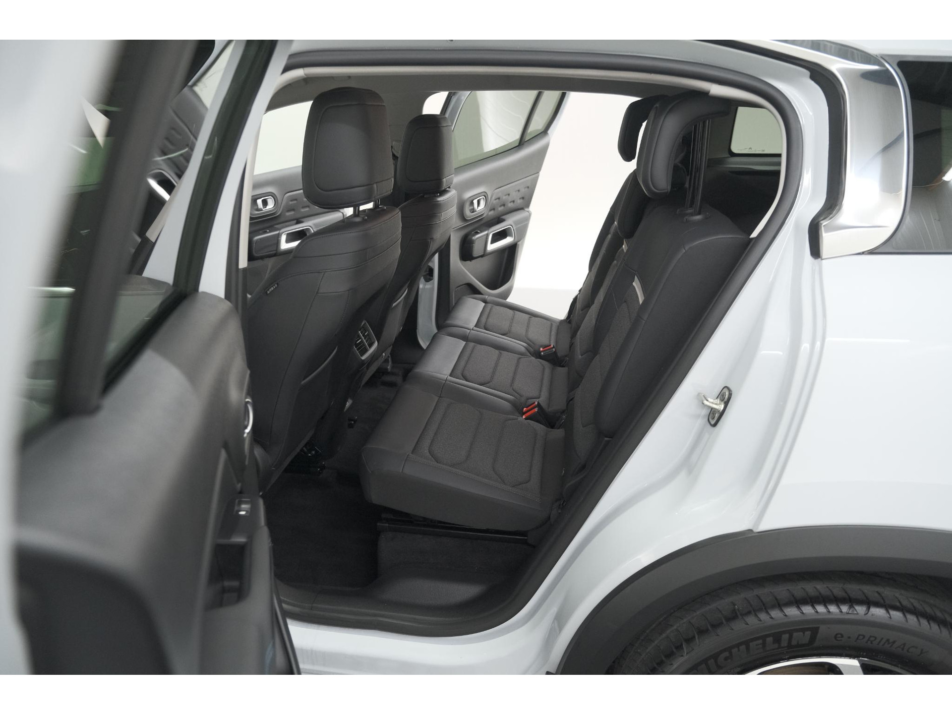 Citroen C5 Aircross 1.2 Hybrid 136 Plus | Camera | Navigatie | Parkeersensoren | Apple Carplay