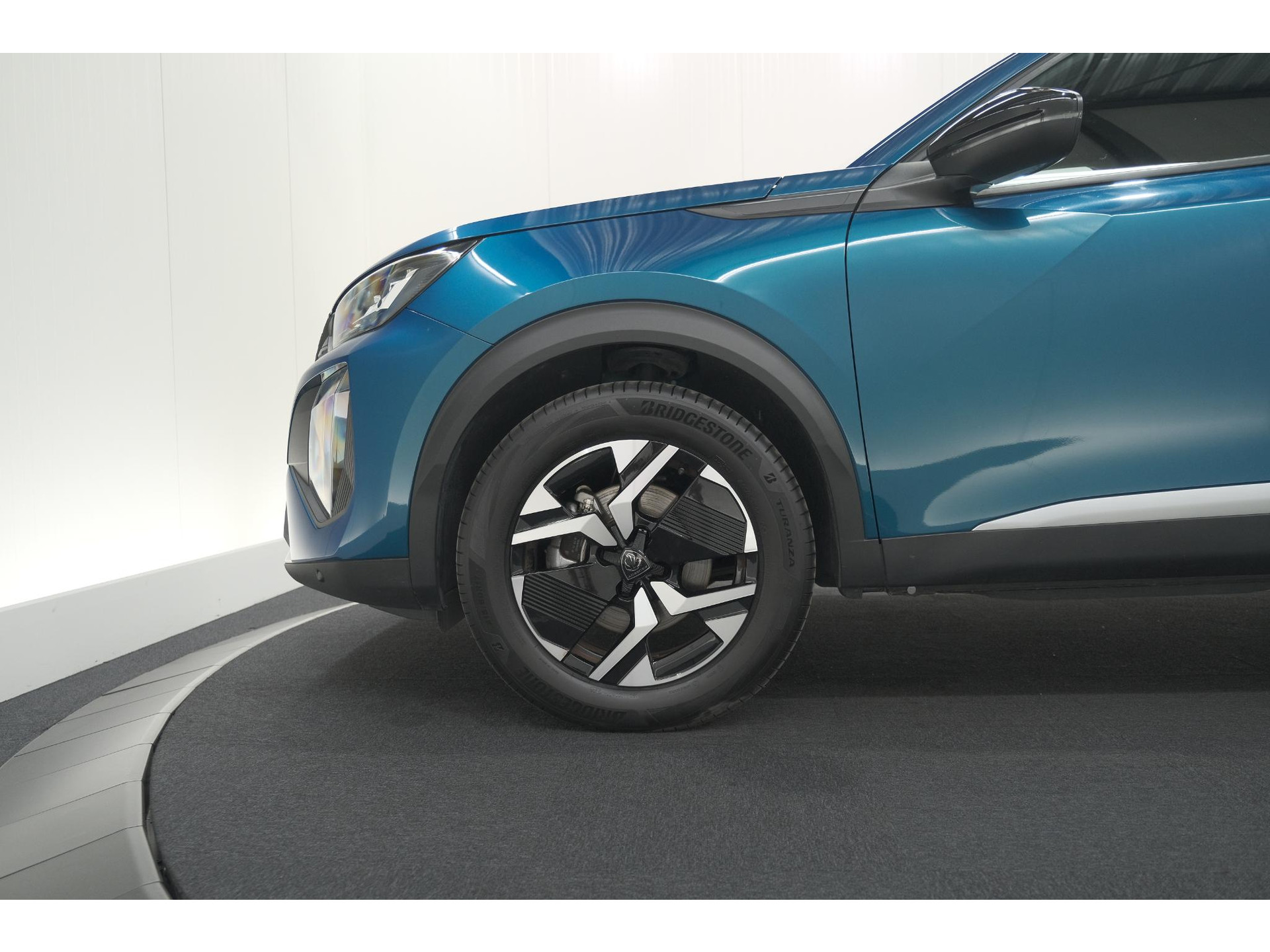 Peugeot 2008 1.2 Hybrid 145 Allure | Apple Carplay | Climate Control | Parkeersensoren Voor + Achter