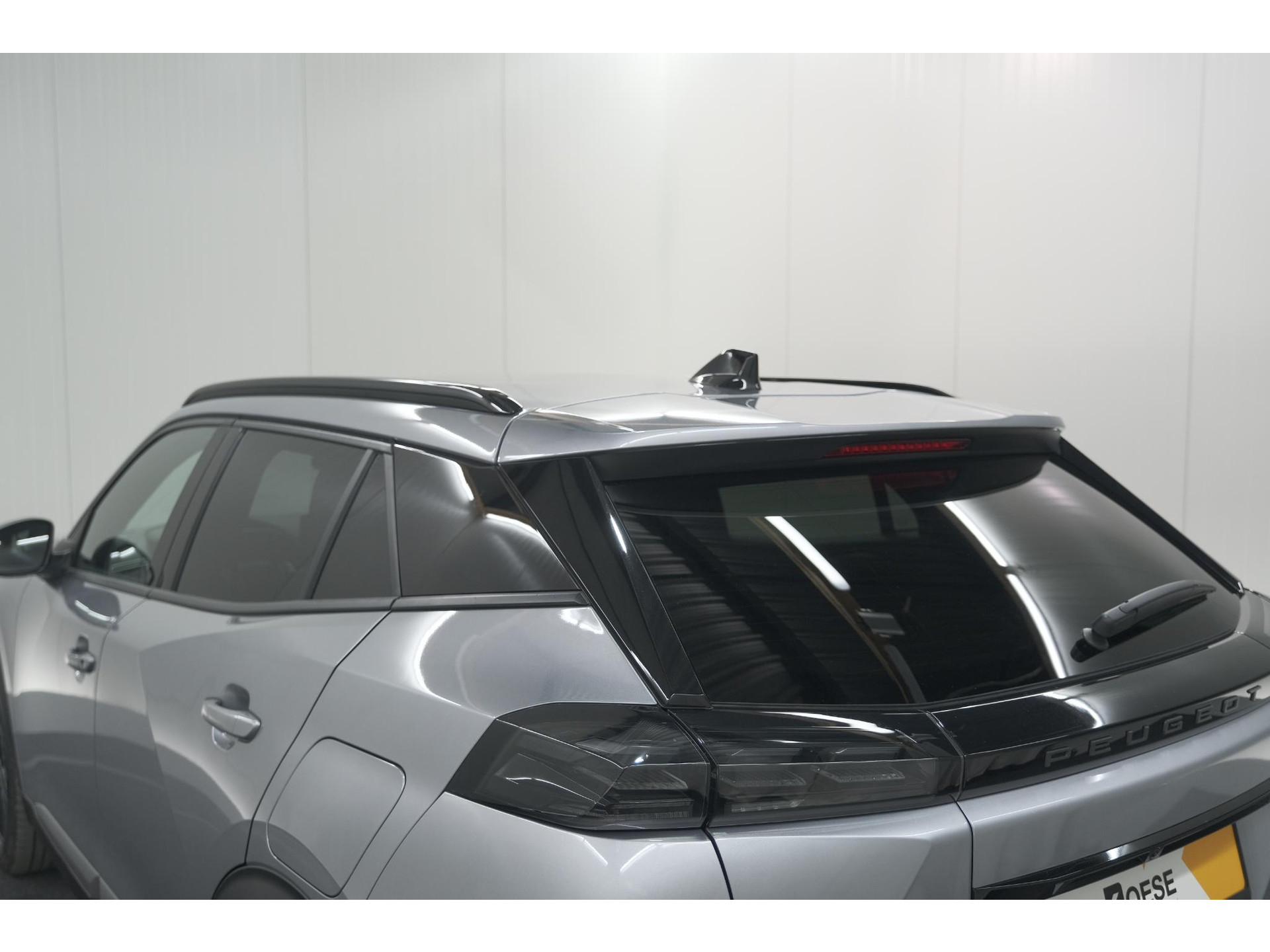 Peugeot 2008 Hybrid 136 e-DCS6 Allure | 360 Camera | Adaptieve Cruise Control | Dodehoekdetectie | Navigatie