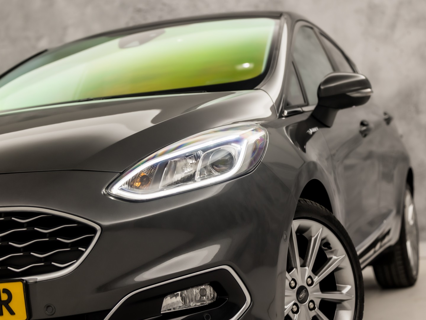Ford Fiesta 1.0 EcoBoost Vignale (PANORAMADAK, APPLE CARPLAY, CAMERA, LEDER, STOELVERWARMING, SPORTSTOELEN, GETINT GLAS, KEYLESS, NIEUWSTAAT)