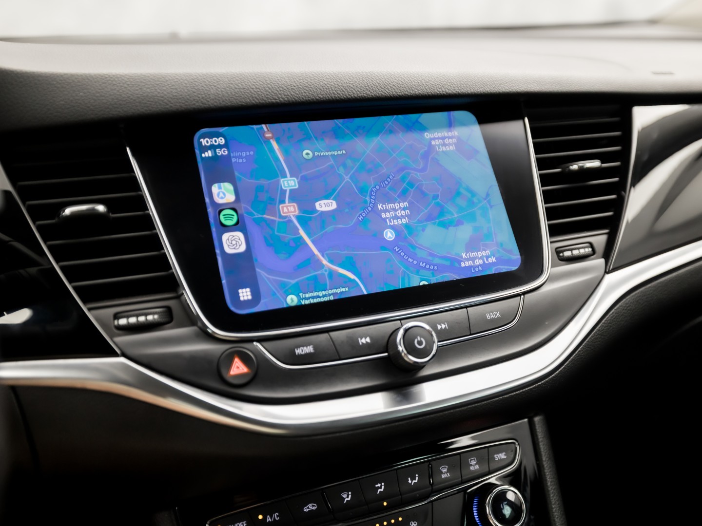 Opel Astra Sports Tourer 1.2 Innovation Sport (APPLE CARPLAY, DIGITALE COCKPIT, GROOT NAVI, CLIMATE, CAMERA, TREKHAAK, SPORTSTOELEN, GETINT GLAS, KEYLESS, ADAPTIVE CRUISE, NIEUWSTAAT)