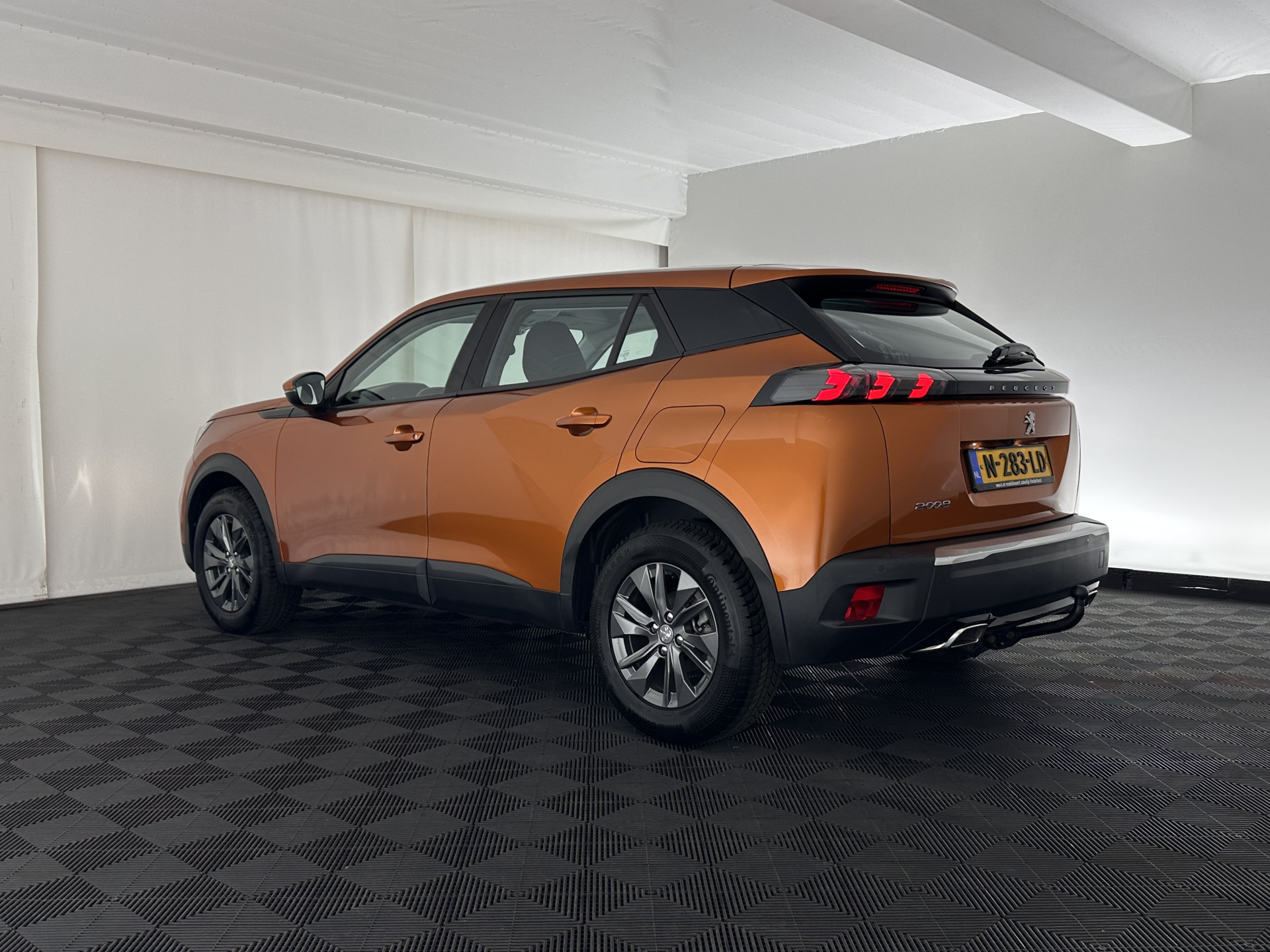 Peugeot 2008 1.2 PureTech Blue Lease Active (INCL-BTW) Aut. *FULL-LED | NAVI-FULLMAP | DIGI-COCKPIT | HEATED-SPORTSEATS | CAMERA | SHIFTPADDLES | ECC | PDC | CRUISE | CARPLAY  | TOWBAR | 16"ALU*