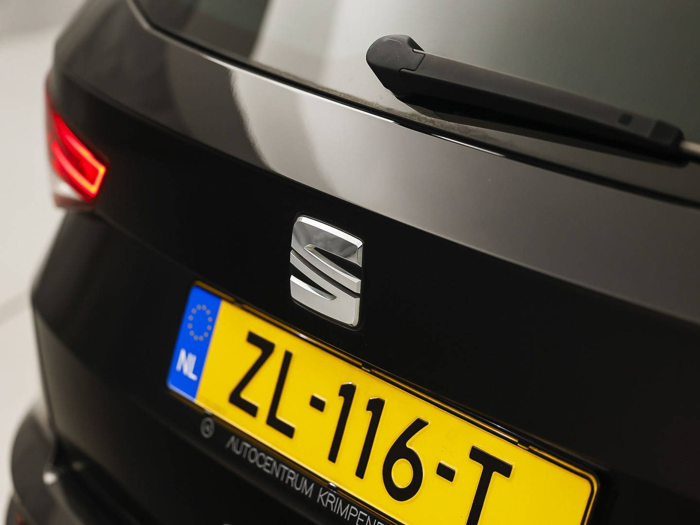 SEAT Ateca 1.0 TSI Sport (GROOT NAVI, APPLE CARPLAY, CAMERA, GETINT GLAS, LM VELGEN, CLIMATE, AUTOMATISCH INPARKEREN, NIEUWE APK)