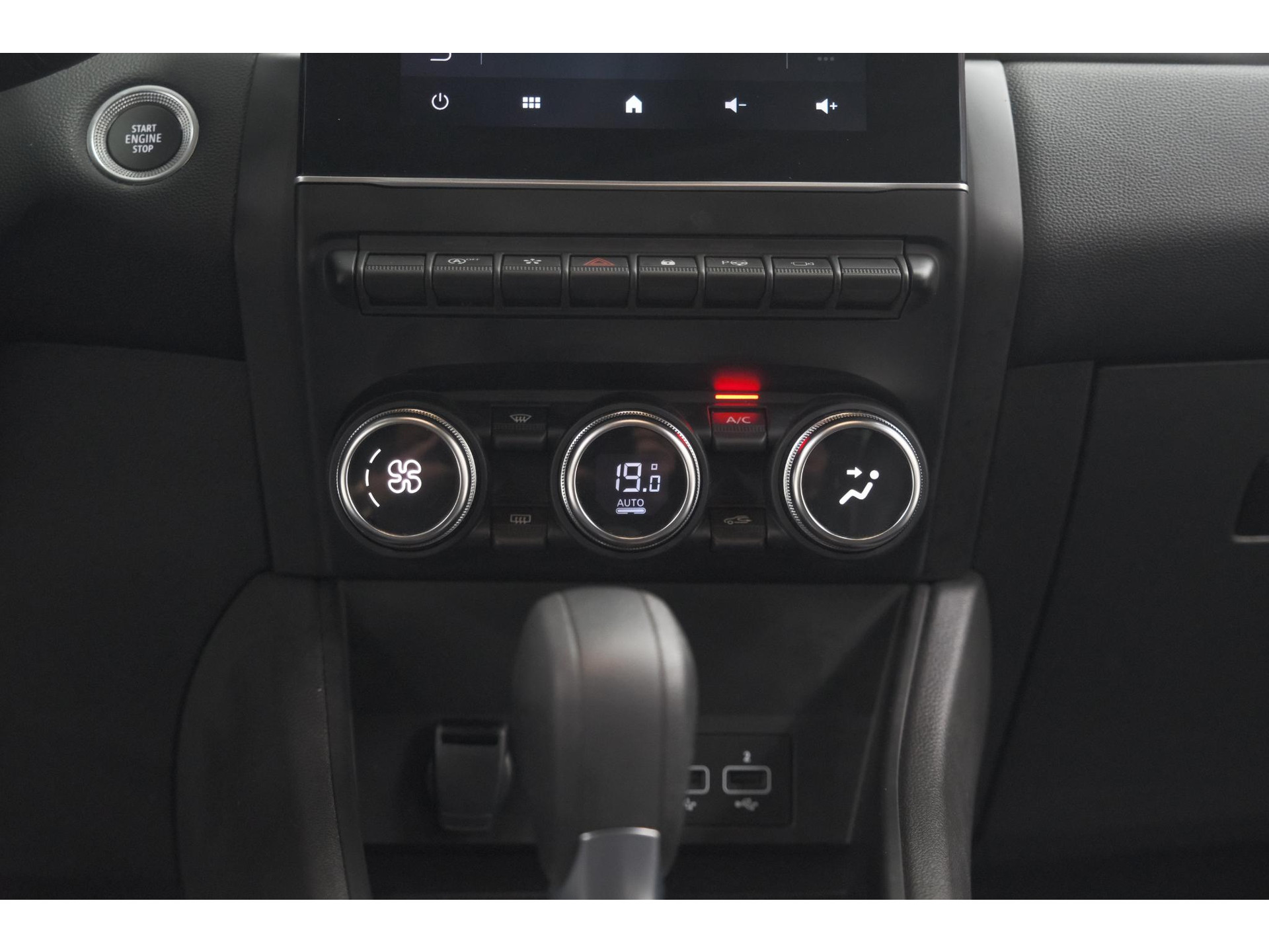 Renault Captur Mild Hybrid 140 EDC Techno | Trekhaak | 360 Camera | 9.3 Inch Grootscherm | Apple Carplay | Parkeersensoren