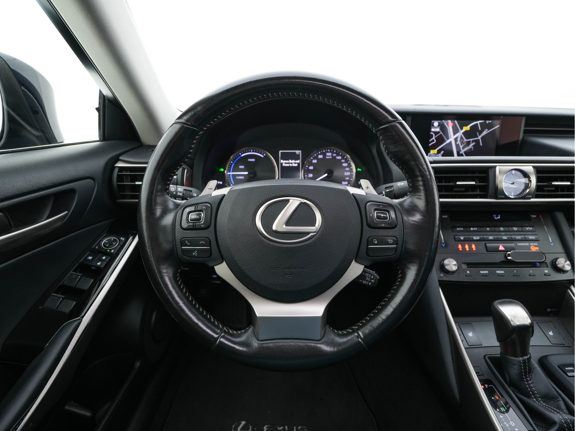Lexus IS 300h Hybrid Business Line Aut. *PANO | LEATHER-MICROFIBRE | FULL-LED | NAVI-FULLMAP | HEATED-COMFORTSEATS | CAMERA | ECC | SHIFT-PADDLES | PDC | CRUISE | 17''ALU*