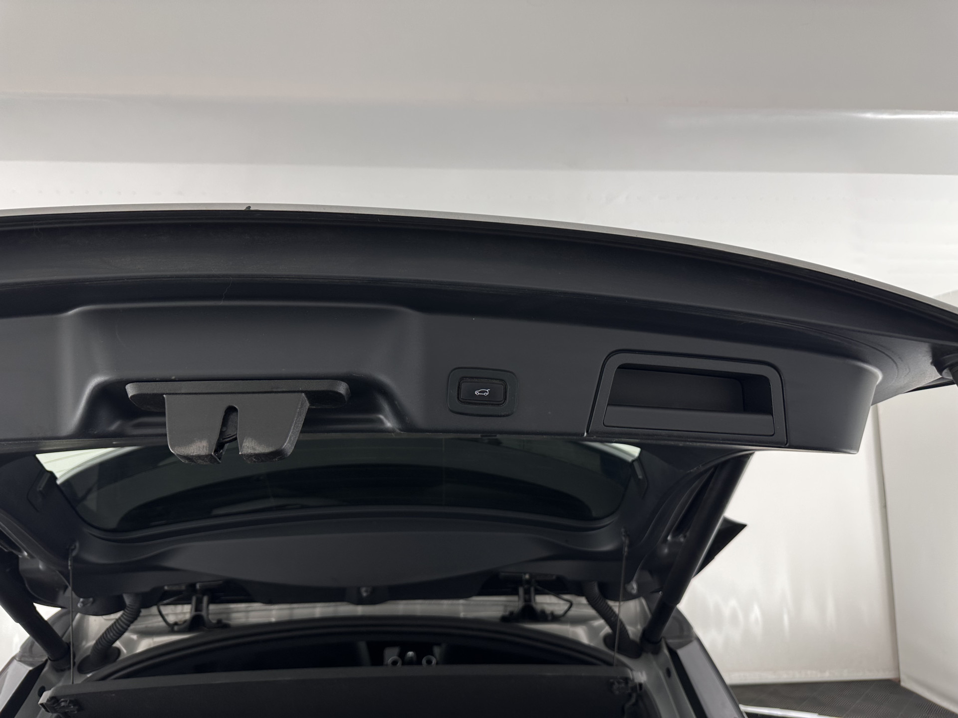 Land Rover Range Rover Evoque 2.0 D180 AWD SE (INCL-BTW) Aut. *LEATHER | FULL-LED | HEATED-COMFORTSEATS | NAVI-FULLMAP | SHIFTPADDLES | CAMERA | ECC | CARPLAY | PDC | CRUISE | 18''ALU*