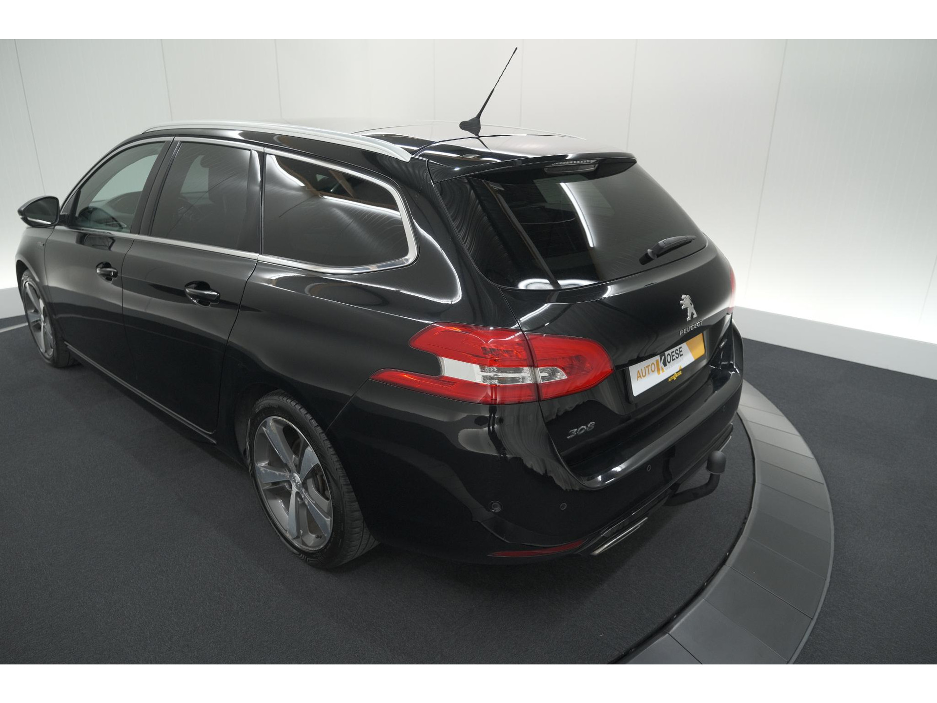 Peugeot 308 SW PureTech 130 GT-line | Trekhaak | Panoramadak | Camera | Alcantara Bekleding | Dodehoekdetectie