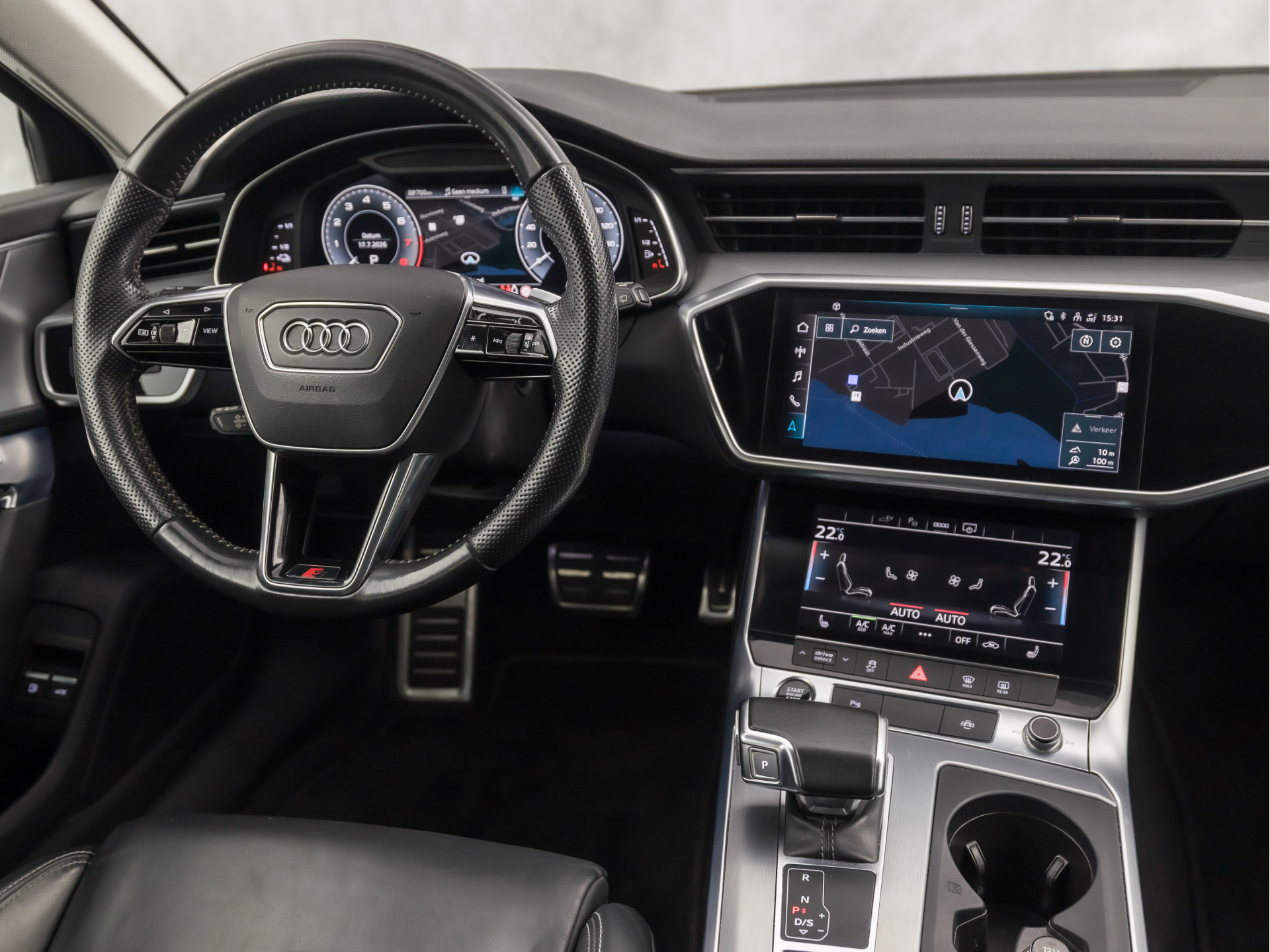 Audi A6 Avant 55 TFSI e quattro S-Line Competition 368Pk Automaat (2X S-LINE, APPLE CARPLAY, SPORTZETELS, NAPPA LEDER, MEMORY SEATS, CAMERA, ADAPTIVE CRUISE, ELEK ACHTERKLEP, STOELVERWARMING ACHTER, NIEUWSTAAT)