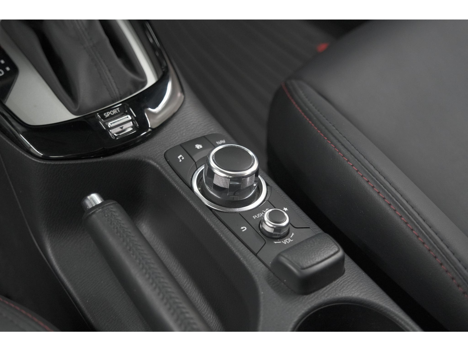 Mazda CX-3 2.0 SkyActiv-G 150 GT-M 4WD | Trekhaak | Camera | Dodehoekdetectie | Head-Up Display | Parkeersensoren