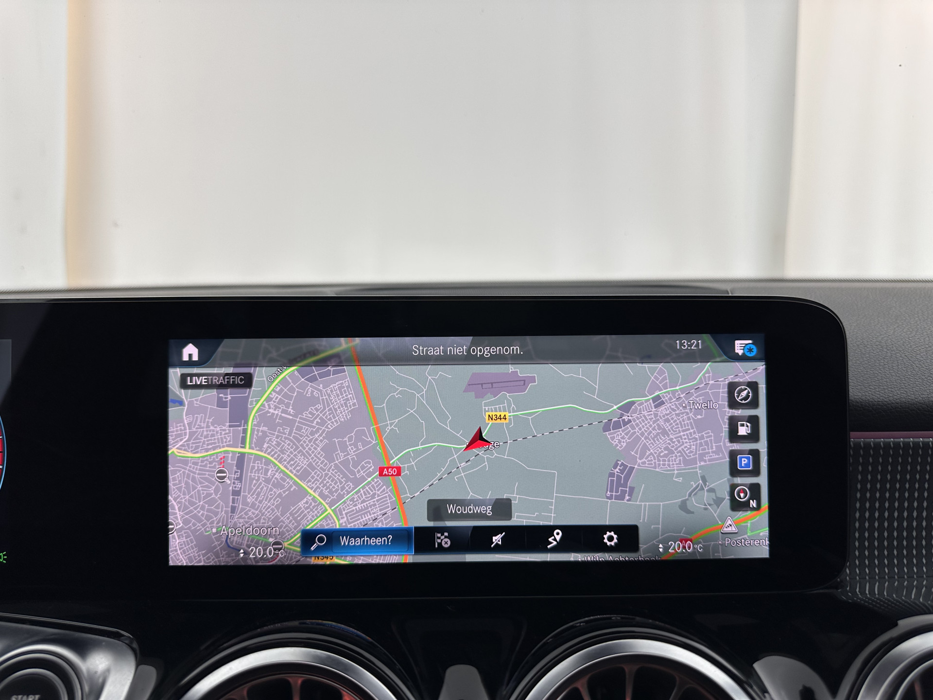 Mercedes-Benz GLB 200 Business Solution Luxury (INCL-BTW) *PANO | LEATHER | FULL-LED | AMBIENTLIGHT | HEATED-SPORTSEATS | WIDESCREEN-DIGICOCKPIT | DAB+ | NAVI-FULLMAP | CAMERA | PRIVACYGLASS | LANE-ASSIST | DYNAMIC-SELECT | 18'