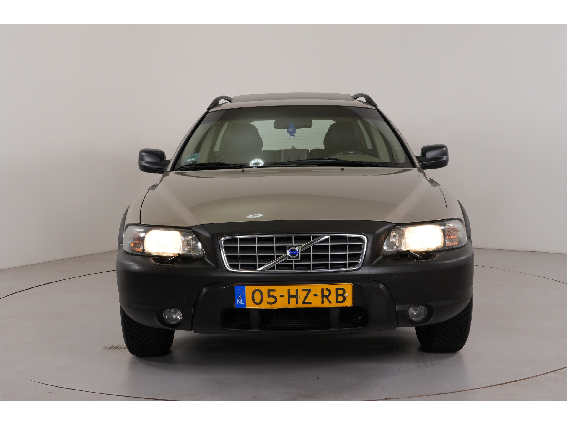 Volvo V70 Cross Country 2.4 T Geartr. Comf. | Blijvend Youngtimer | Trekhaak | Lage stand |