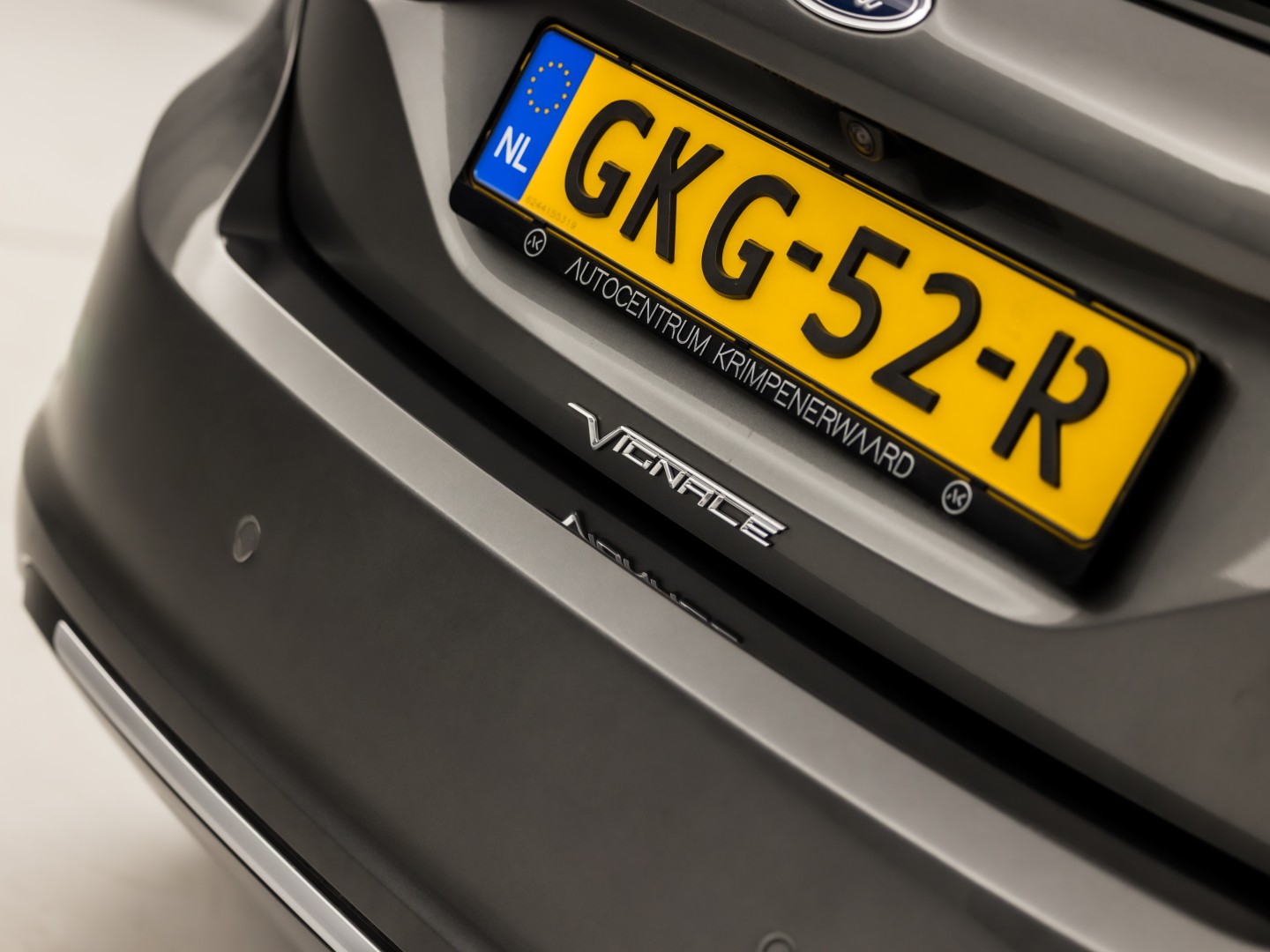 Ford Fiesta 1.0 EcoBoost Vignale (PANORAMADAK, APPLE CARPLAY, CAMERA, LEDER, STOELVERWARMING, SPORTSTOELEN, GETINT GLAS, KEYLESS, NIEUWSTAAT)
