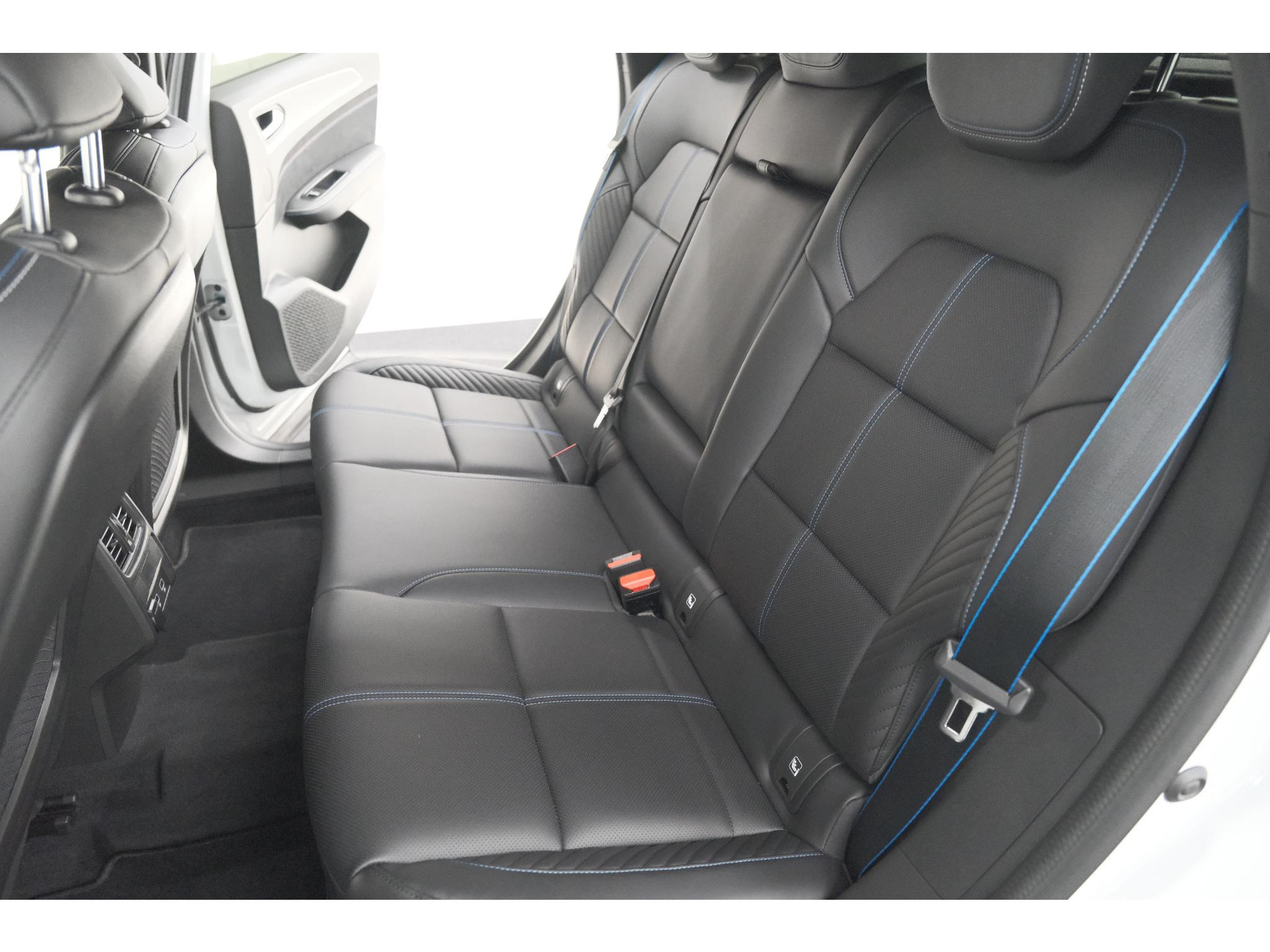 Renault Arkana 1.6 E-Tech hybrid 145 Esprit Alpine | 360 Camera | Adaptieve Cruise Control | Pack Winter | Dodehoekdetectie