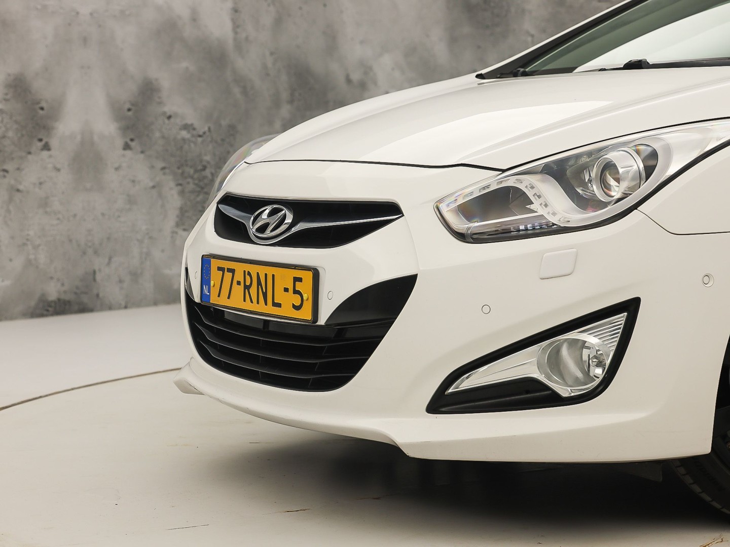 Hyundai i40 Wagon 2.0 GDI i-Catcher 177Pk Automaat (PANORAMADAK, NAVIGATIE, CAMERA, GETINT GLAS, STOELVERWARMING, ELEK SPORTSTOELEN, CRUISE, XENON, NIEUWSTAAT)