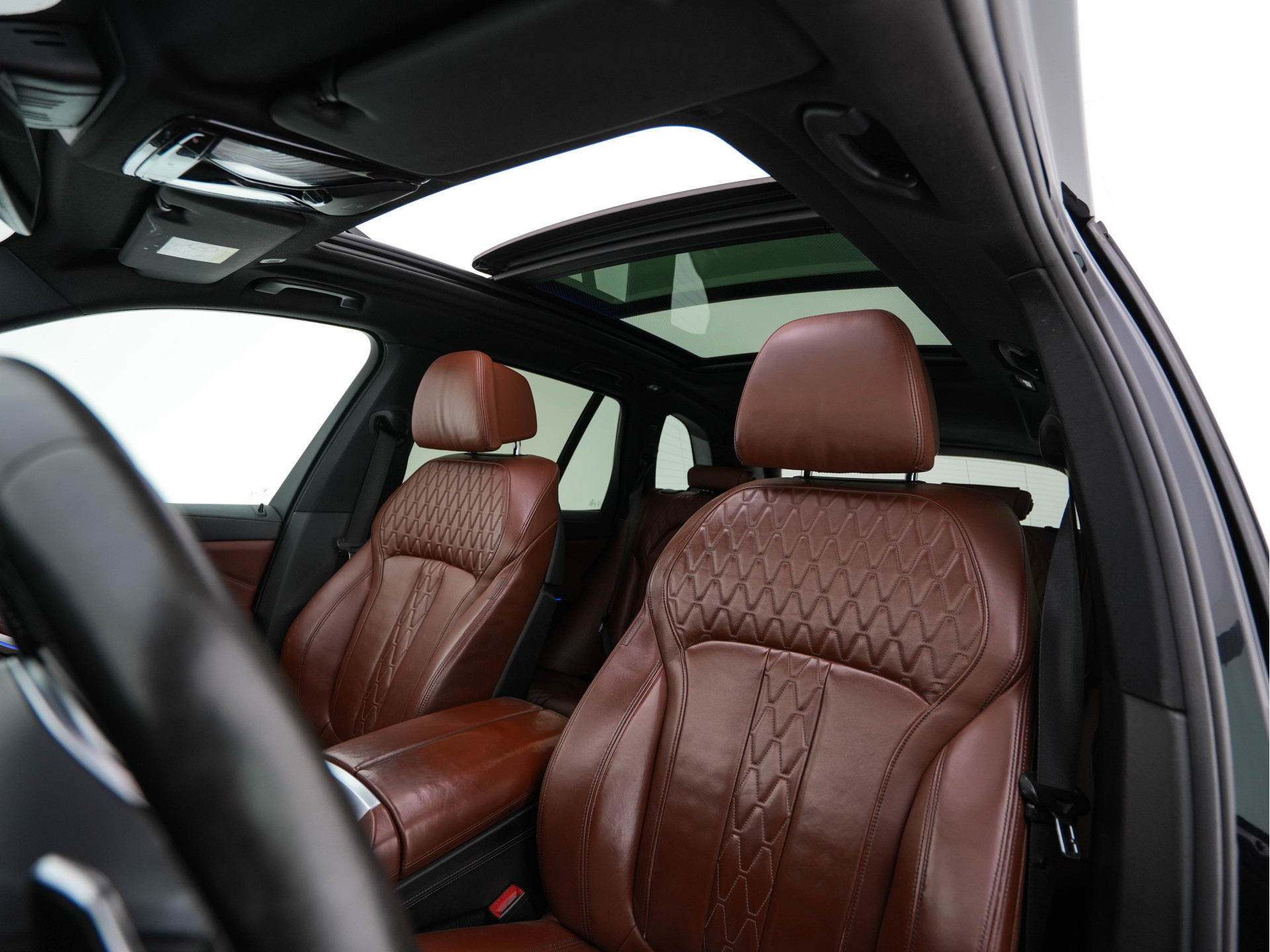 BMW X5 M50d High Executive M-Sportpack Aut. *PANO | HEAD-UP | DESIGN-LEATHER | LASER-LIGHT | TOP-VIEW | HARMAN/KARDON | MEMORY-PACK | DIGI-COCKPIT | DAB+ | HEATED-COMFORTSEATS | NAVI-FULLMAP | KEYLESS | TOWBAR | 21''ALU*