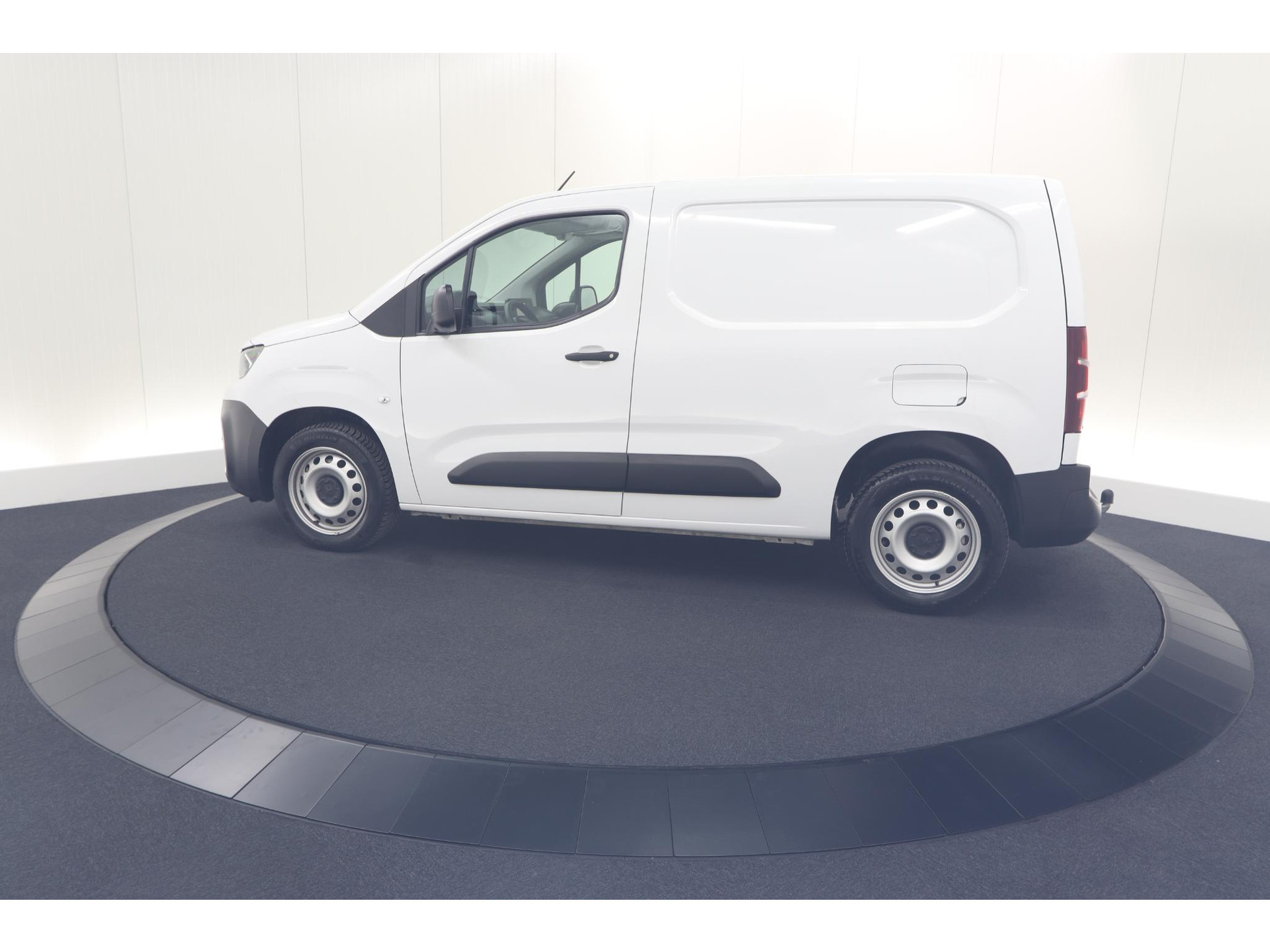 Peugeot Partner 1.5 BlueHDi 100 S&S L1 | Trekhaak | Laadruimte Pakket | Allseason Banden | Cruise Control