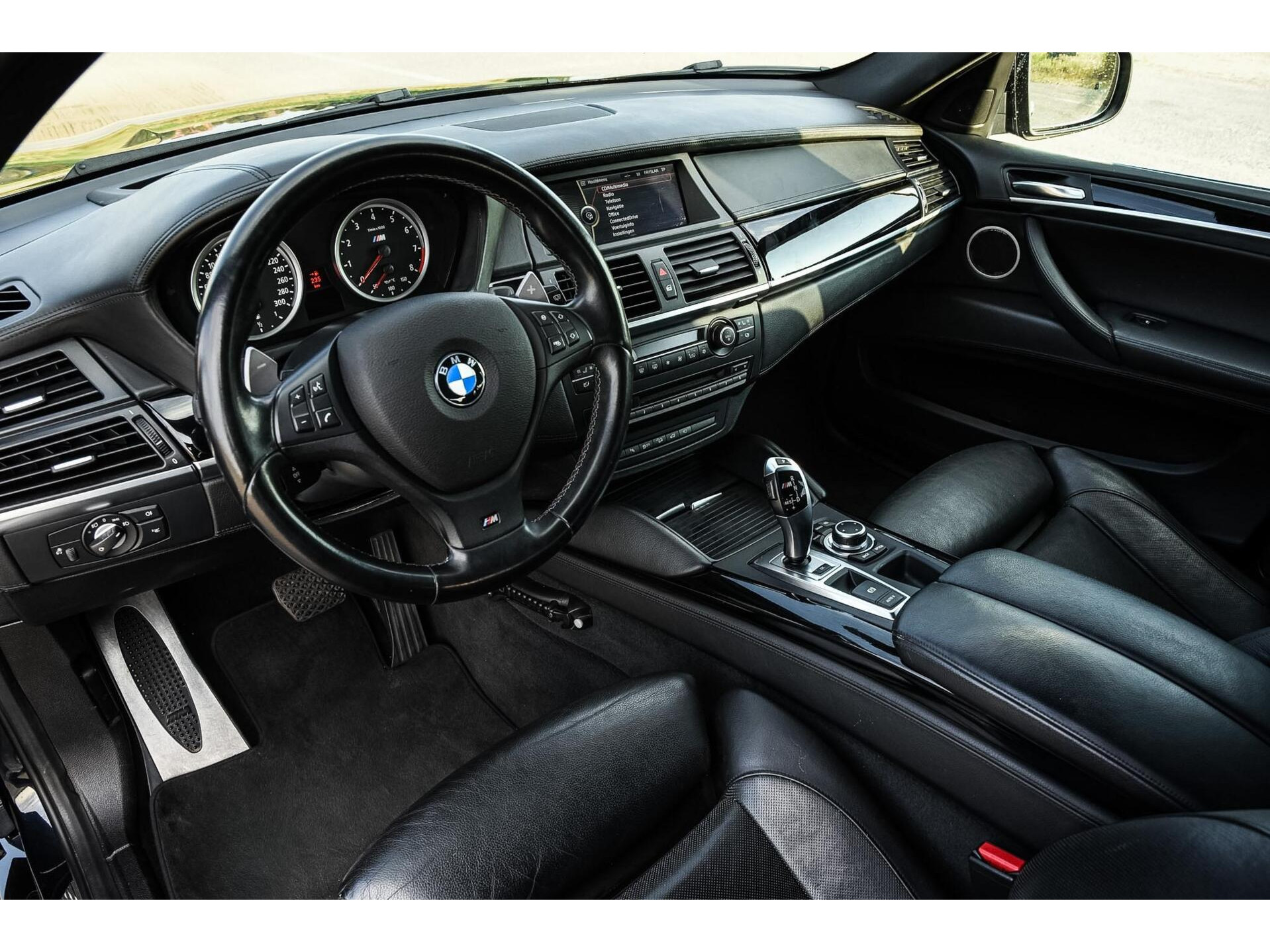 BMW X6 M 4.4 V8 555PK LCI | Pano | Soft-Close | Standkachel