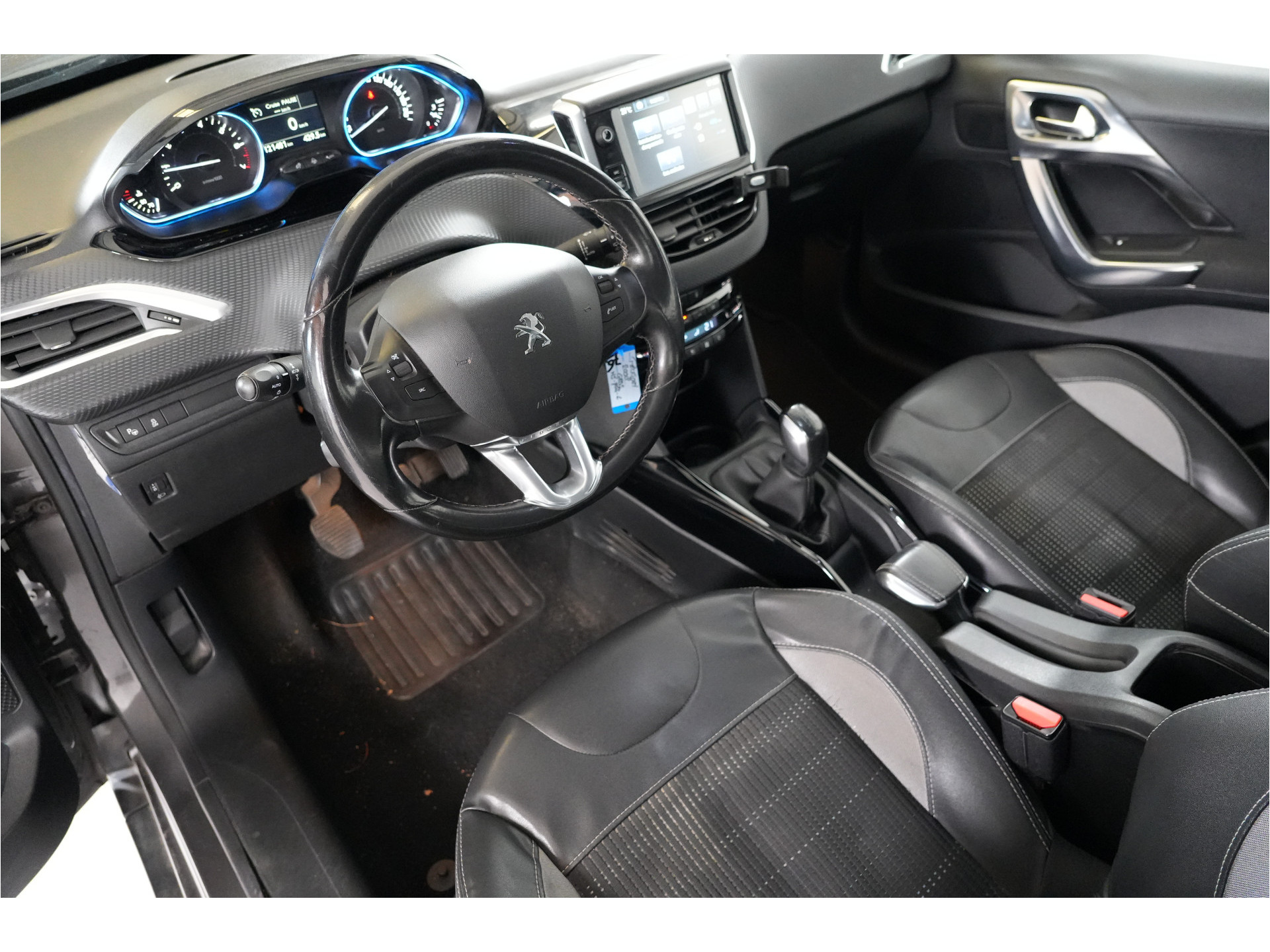 Peugeot 2008 1.2 PureTech Allure | Trekhaak | Cruise | Navi | Climate |