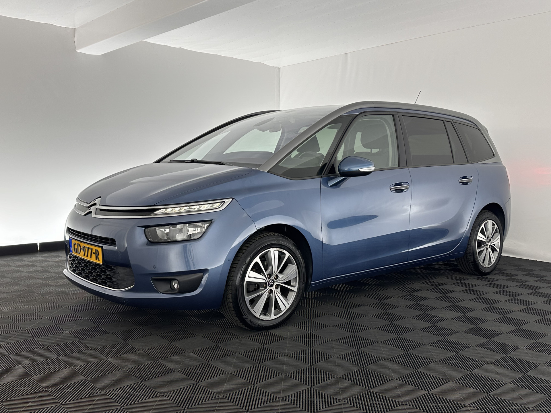 Citroën Grand C4 Picasso 1.6 BlueHDi Shine [ 7-Pers ] *NAVI-FULLMAP | DIGI-COCKPIT | CAMERA | COMFORT-SEATS | KEYLESS | ECC | TOWBAR | PDC | CRUISE | PRIVACY-GLASS | 17''ALU*