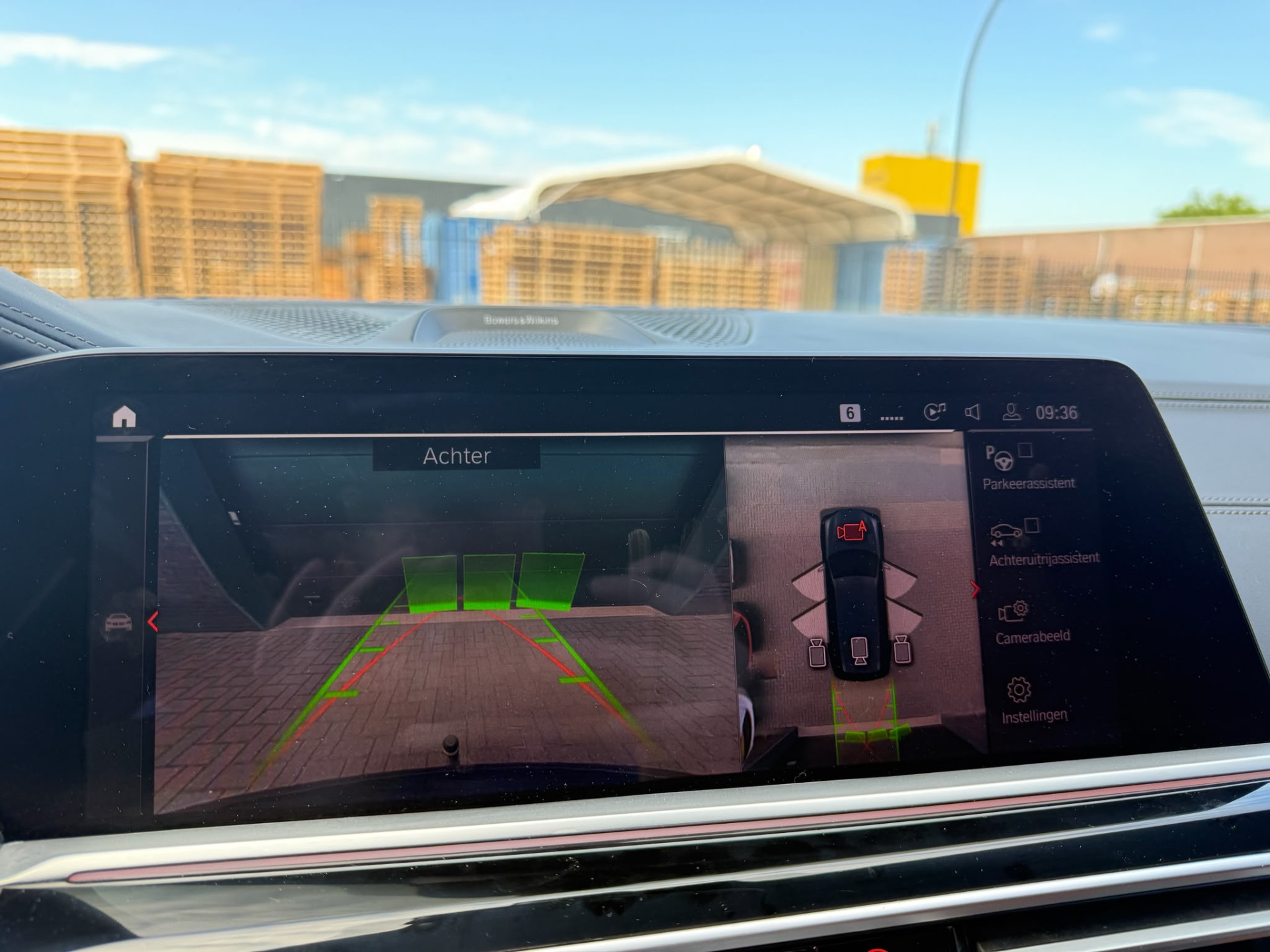 BMW X7 xDrive40i 6p. | 2E EIGENAAR | 3/6/12MND GARANTIE| M-SPORT |PANO | LASER | LED | B&W | MASSAGE | CARPLAY | TREKHAAK | DAB | BOMVOL |