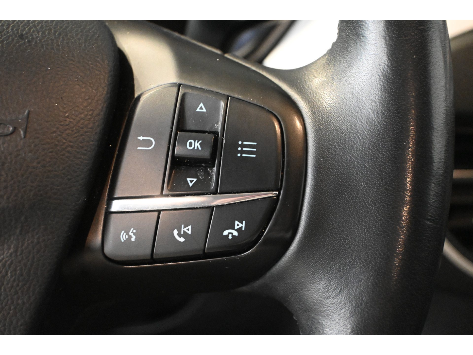 Ford Focus 1.0 EcoBoost Edition Business Lane Assist Adaptieve Cruise Trekhaak Apple Carplay Clima Stoel/Stuur verwarming Inruil Mogelijk!