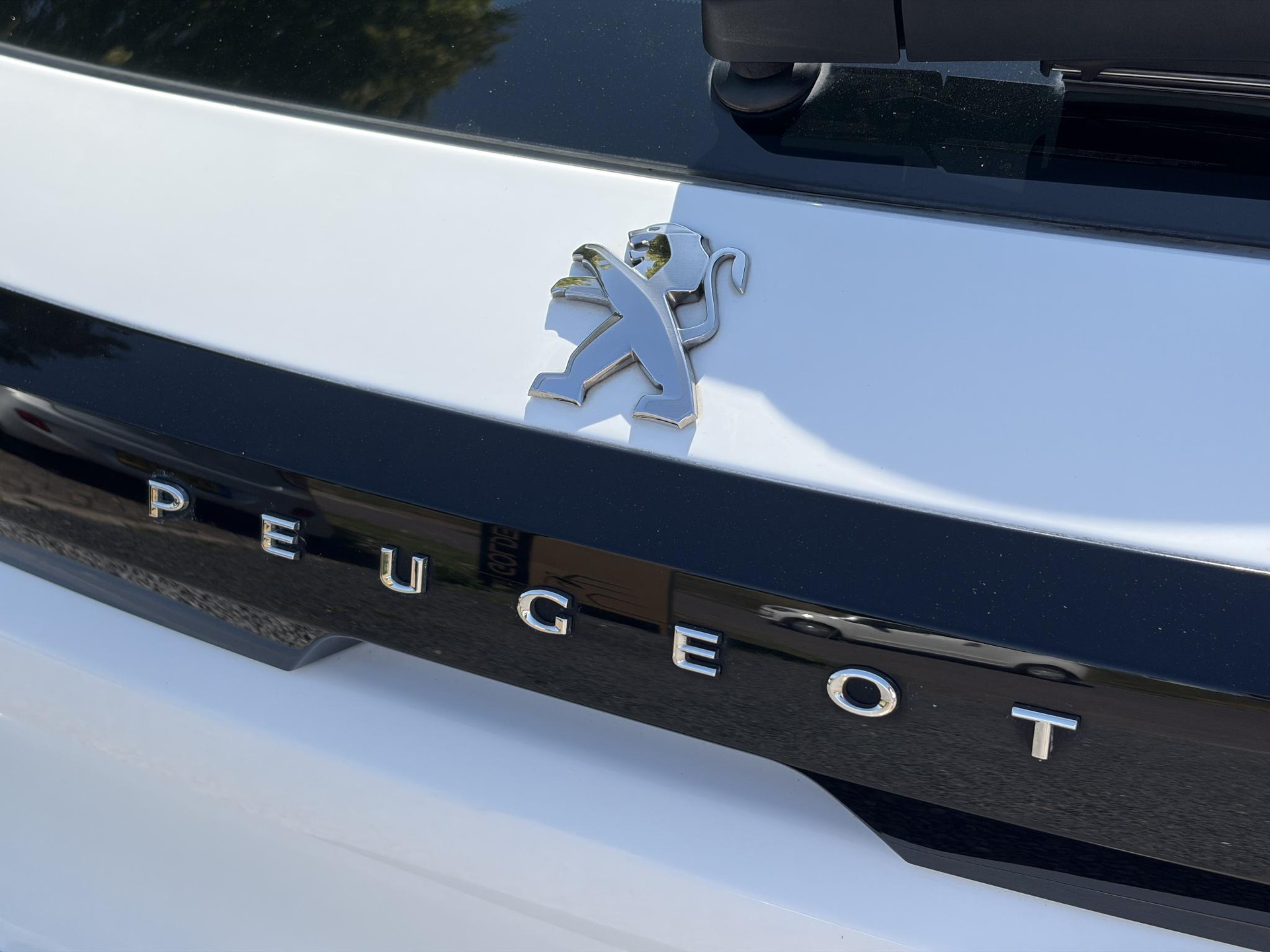 Peugeot 208 1.2 PureTech Blue Lease Active 2e Eigenaar,D-riem vv in 11-2025,Camera,Navi,Carplay,75pk,Clima,Cruise,Rijstrooksensor,Pdc,Lm velgen,N.A.P,Apk tot 11-2027