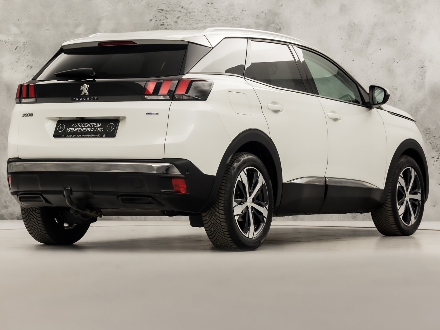 Peugeot 3008 1.2 PureTech Allure Sport (APPLE CARPLAY, GROOT NAVI, 360 CAMERA, DRIVE MODE, GETINT GLAS, SPORTSTOELEN, LEDER, TREKHAAK, CRUISE, NIEUWSTAAT)