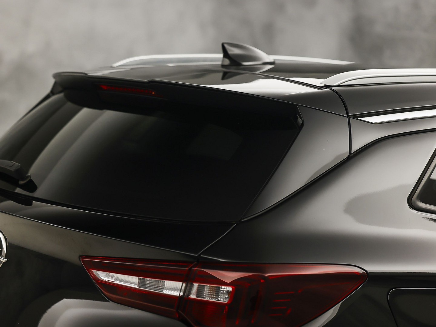 Opel Grandland X 1.2 Turbo Innovation (MEMORY SEAT, NAP, STOELVERWARMING/KOELING, APPLE CARPLAY, KEYLESS, GETINT GLAS, LANE ASSIST, STUURWIEL VERWARMD, NIEUWE APK, NIEUWSTAAT)