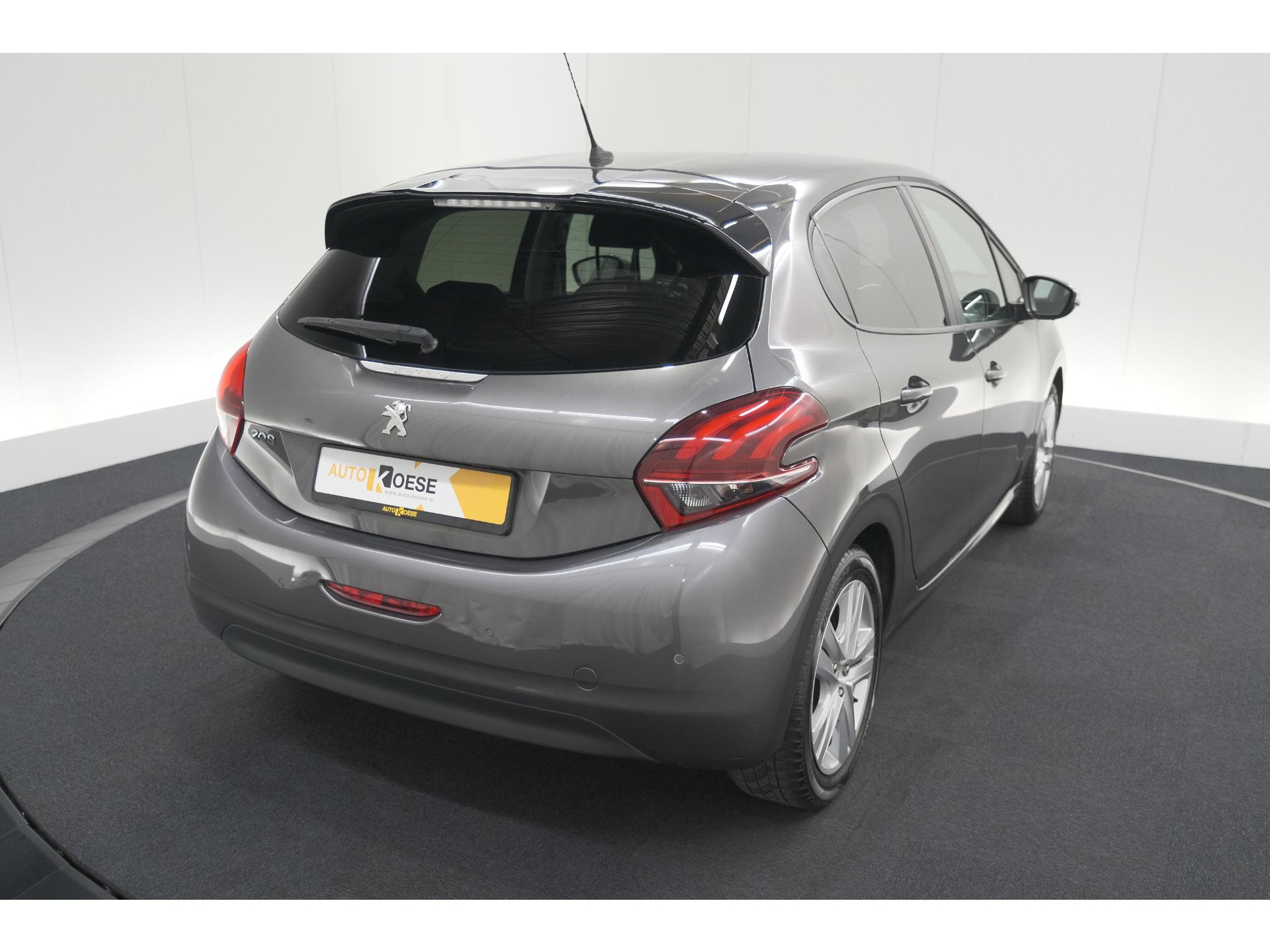 Peugeot 208 PureTech 82 Signature | Parkeersensoren | Apple Carplay | Navigatie