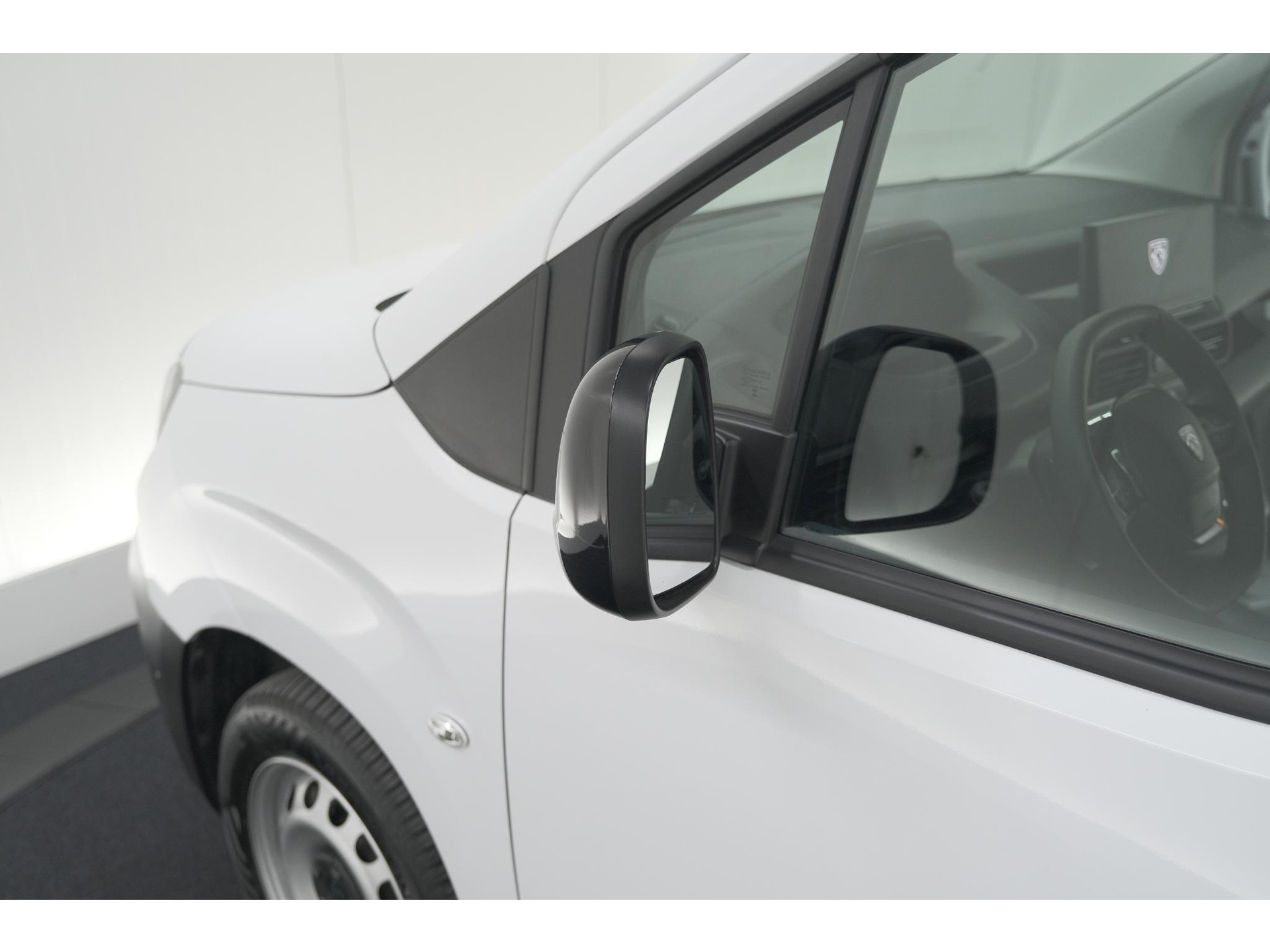 Peugeot Partner 1.5 BlueHDi 130 EAT8 S&S L1 | Trekhaak | Laadruimte-Pakket | Camera | Dodehoekdetectie