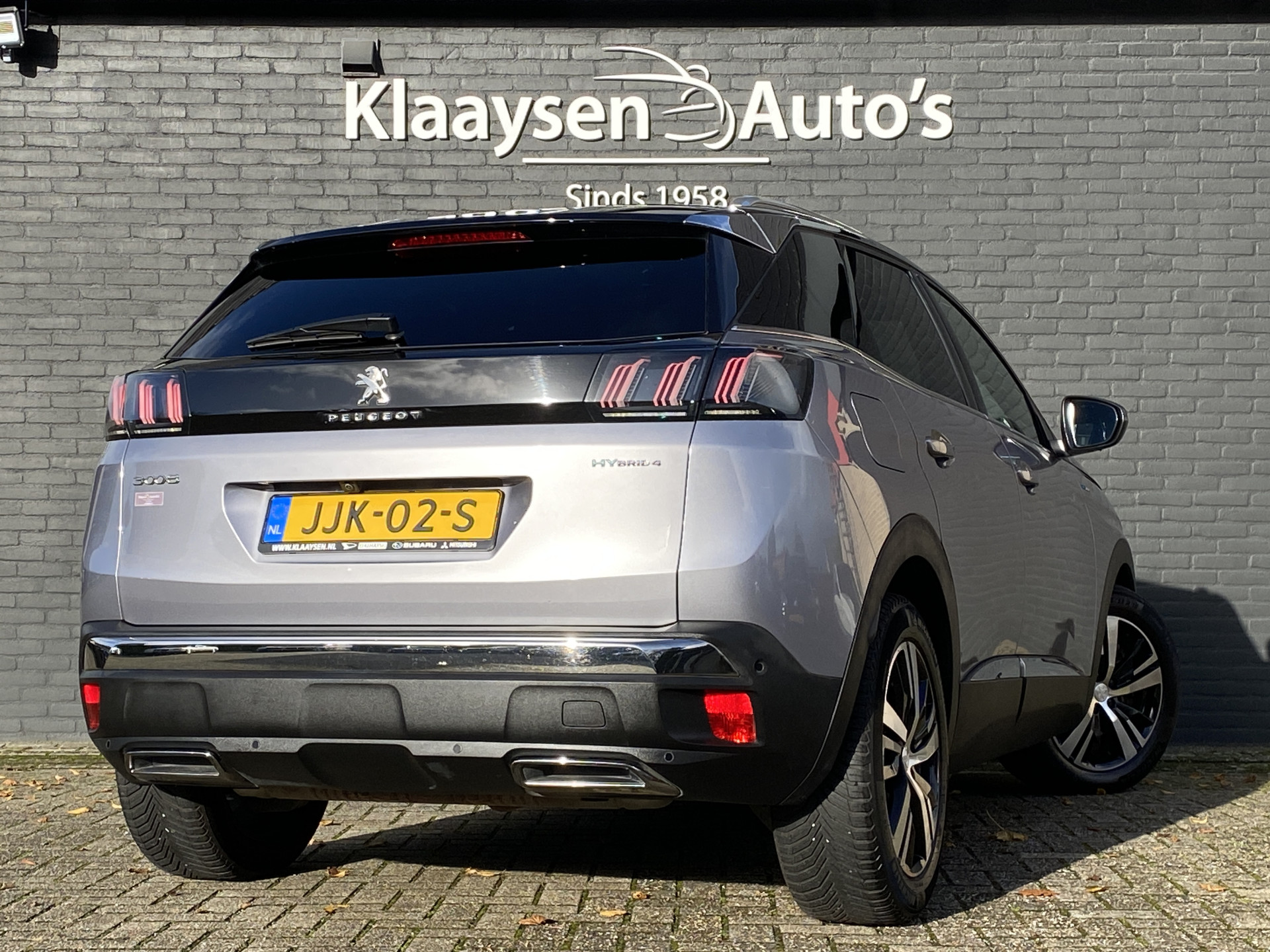 Peugeot 3008 1.6 Plug-in Hybrid 4WD 300 pk GT AUT. | 1e eigenaar | carplay | panoramadak | navigatie | 3D cockpit | 2 laadkabels | BTW