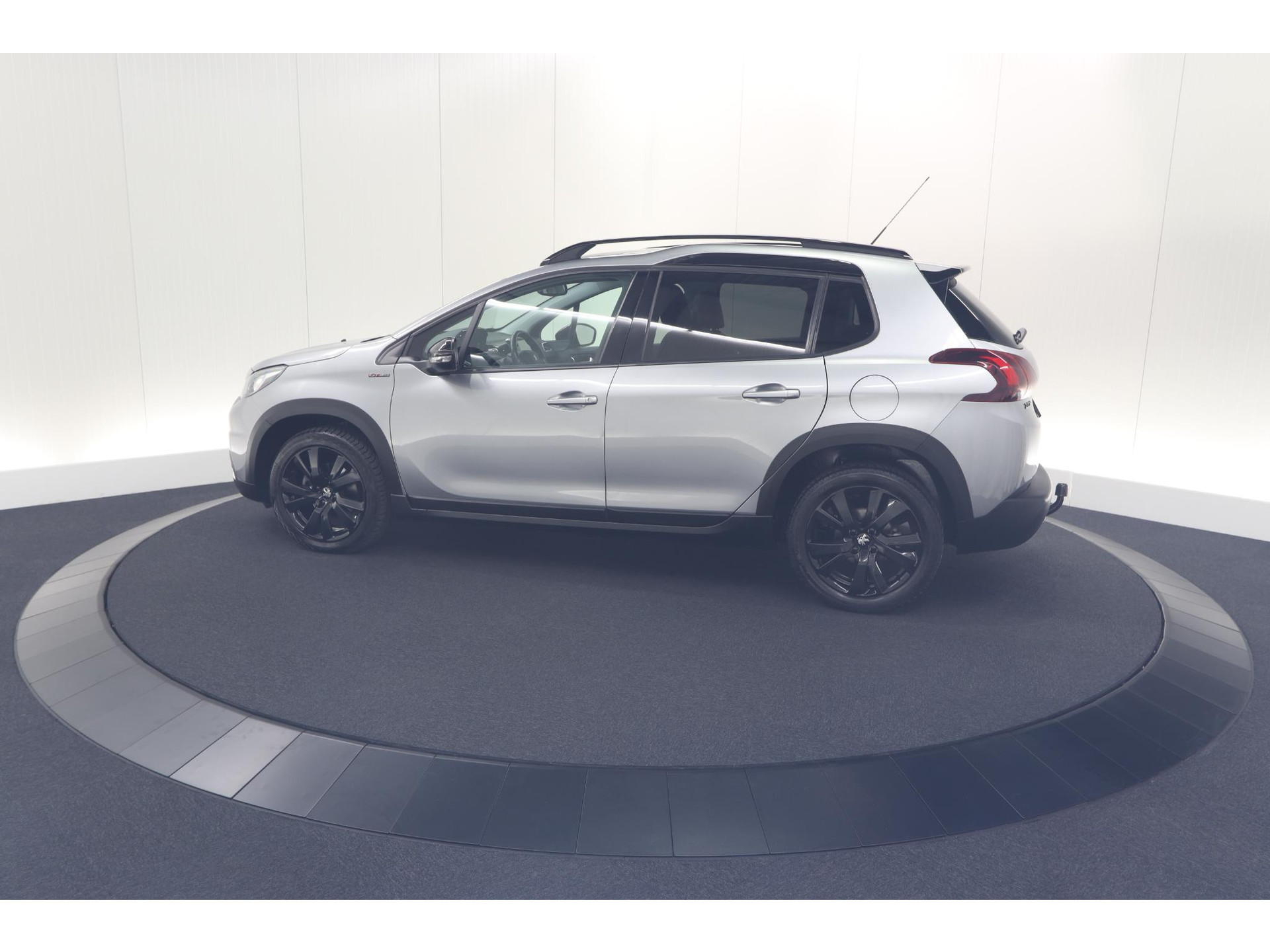 Peugeot 2008 PureTech 110 EAT6 GT | Trekhaak | Camera | Panoramadak | Apple Carplay