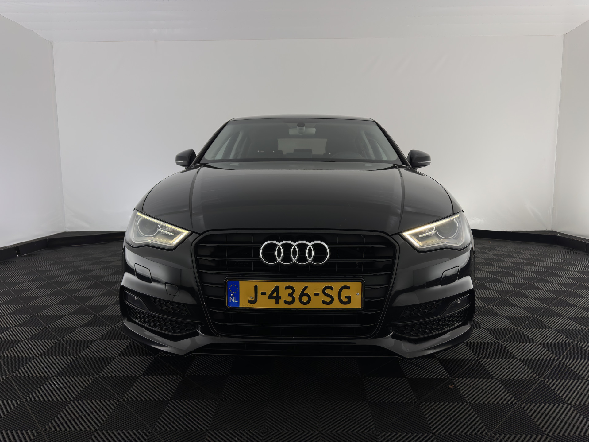 Audi A3 Limousine 1.6 TDI S-Line Ambition Sport Edition *XENON | NAVI-FULLMAP | COMFORT-SEATS | PRIVACY-GLASS | ECC | PDC | CRUISE | 18''ALU*