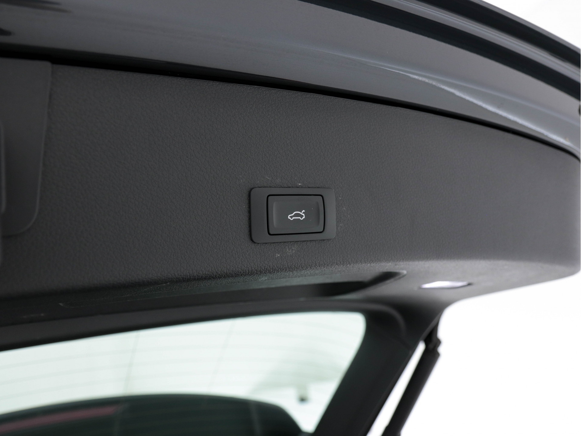 Audi e-tron E-tron 50 Quattro Launch Edition-Plus [ 3-Fase ] ( SOH-100%) (INCL-BTW)  Aut. *PANO | LUXURY-LEATHER | FULL-LED | DIGI-COCKPIT | NAVI-FULLMAP | KEYLESS | BLINDSPOT | MEMORY-PACK | ADAPTIVE-CRUISE | SHIFT-PADDLES | TOWBAR | HEATED-COMFORT-SEATS