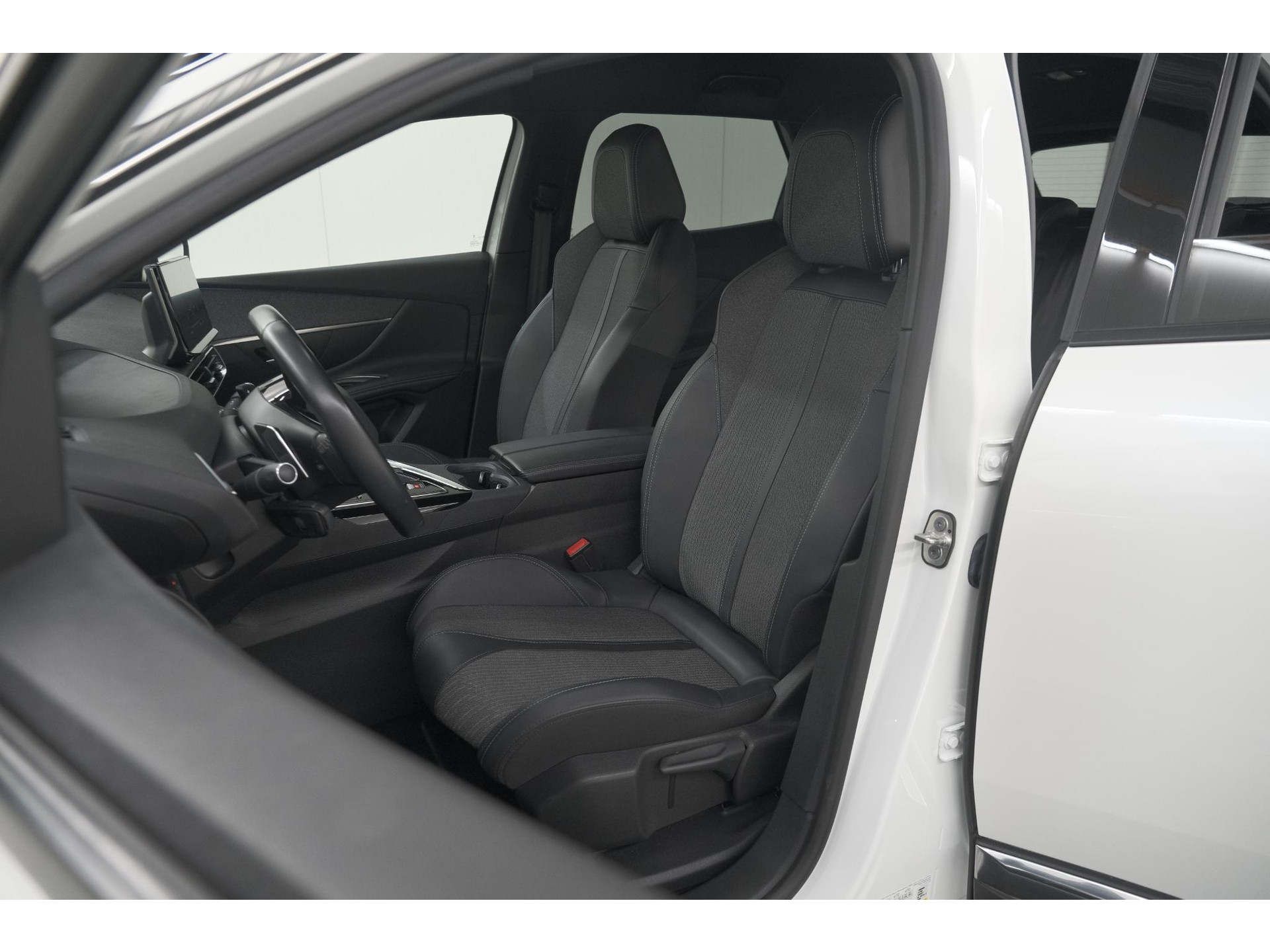 Peugeot 3008 1.6 Plug-in HYbrid 225 Allure | Camera | Dodehoekdetectie | Navigatie | Apple Carplay