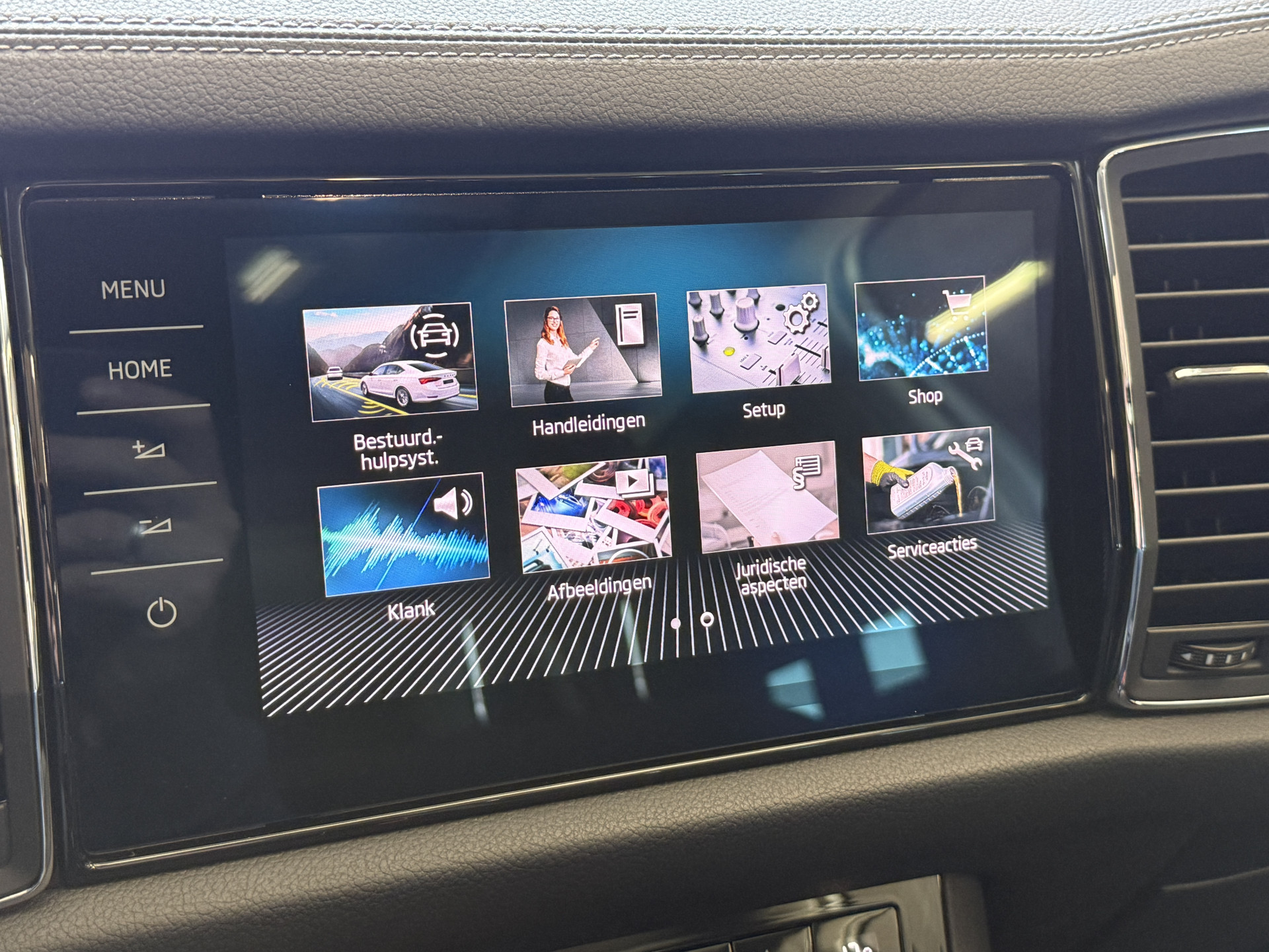 ŠKODA Kodiaq 1.5 TSI Business Edition | Panoramadak | Trekhaak | Apple Carplay | Dakdragers