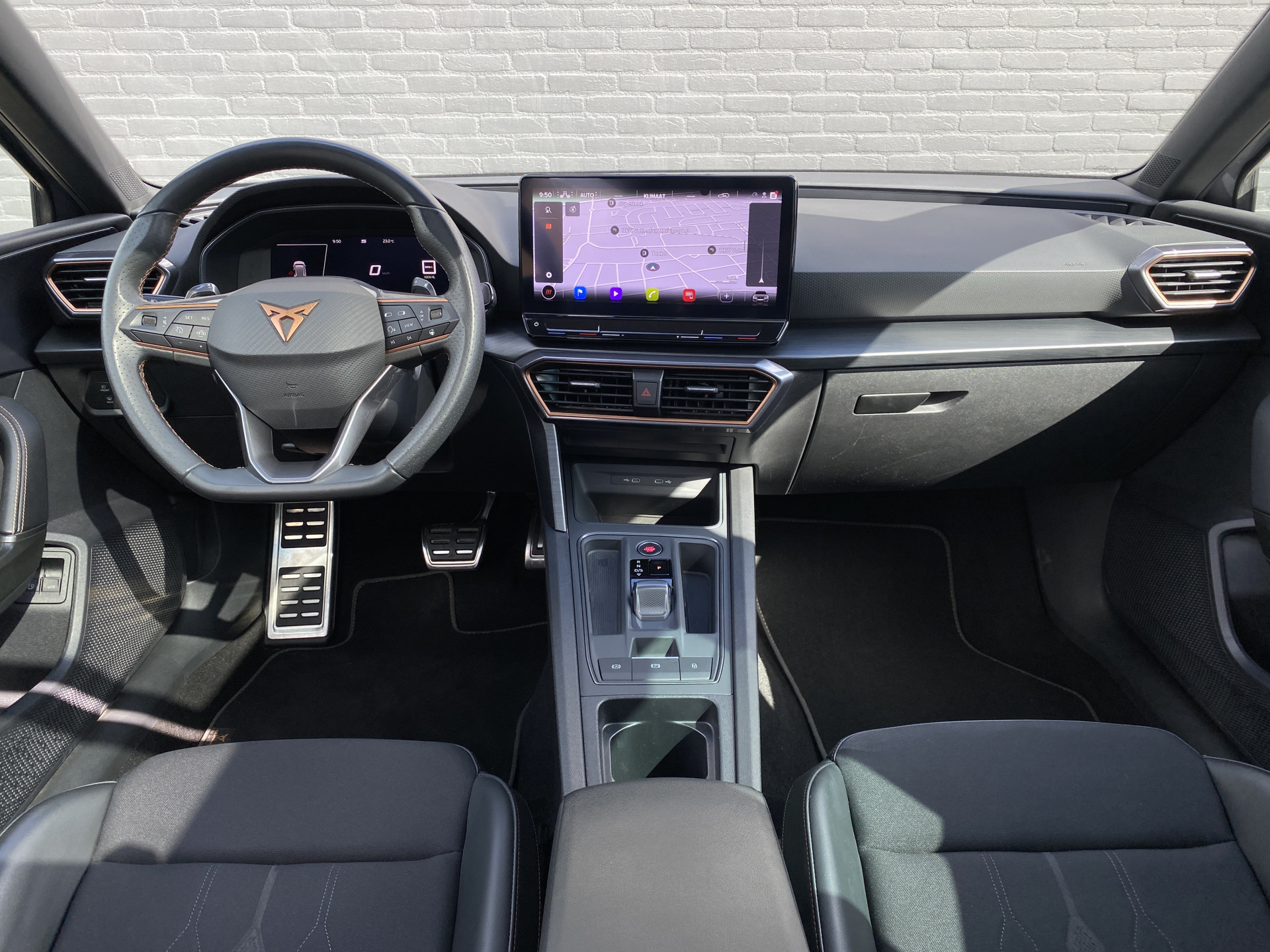 CUPRA Leon Sportstourer 1.4 e-Hybrid VZ Performance 245 pk | 1e eigenaar | dealer onderh. | panoramadak | elektr. a. klep | kuipstoelen
