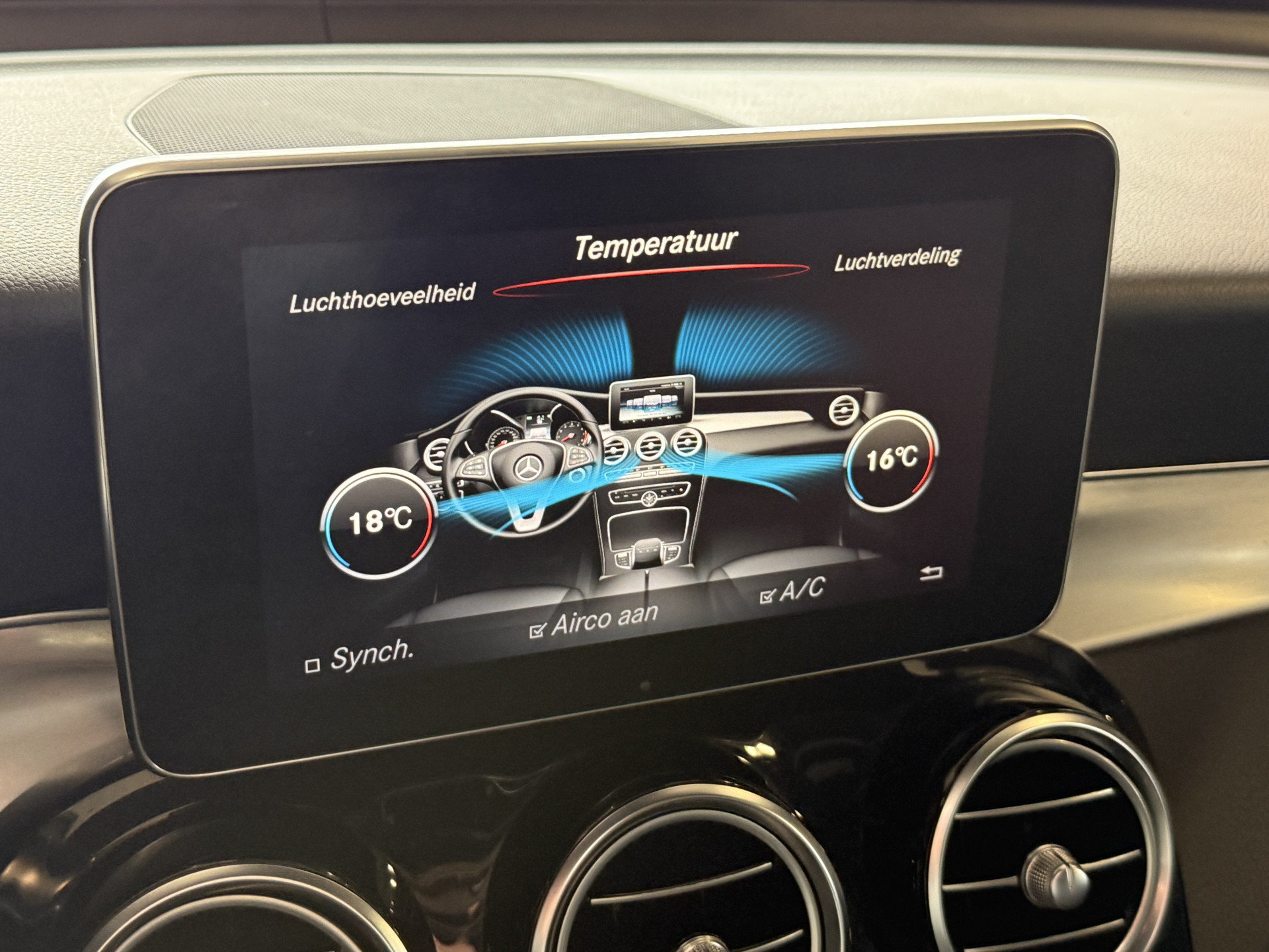 Mercedes-Benz GLC-klasse 250 4MATIC AMG Line Premium | Panoramadak | Stoelverwarming | Camera