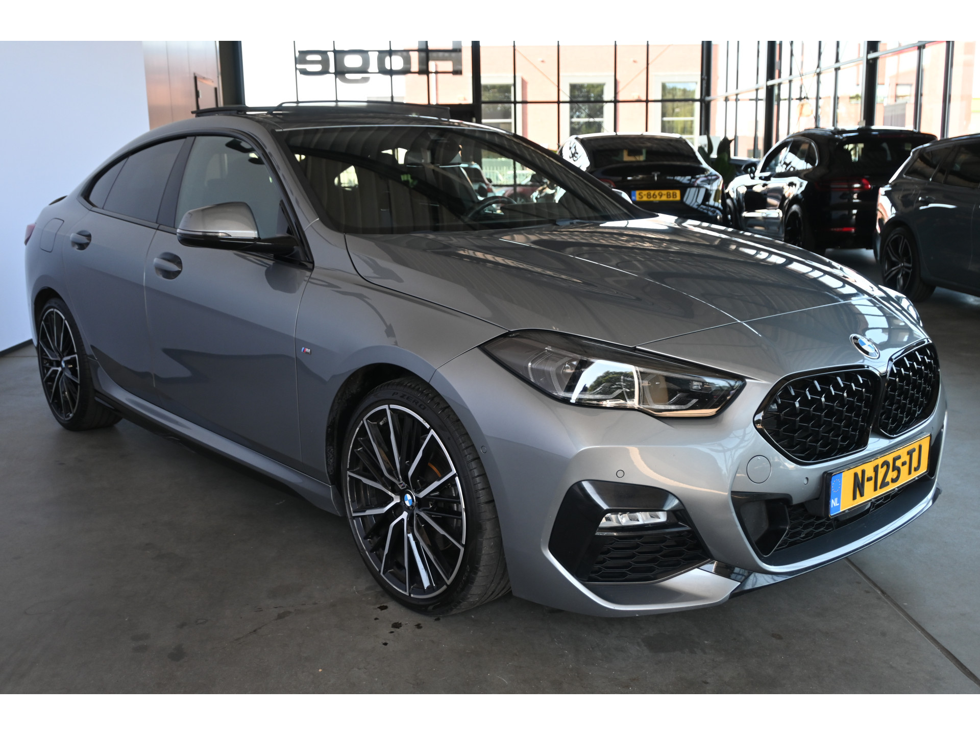 BMW 2-serie Gran Coupé 218i Business Edition M-Pakket Sportstoelen Panoramadak Virtual Dealer Onderhouden! Inruil Mogelijk!