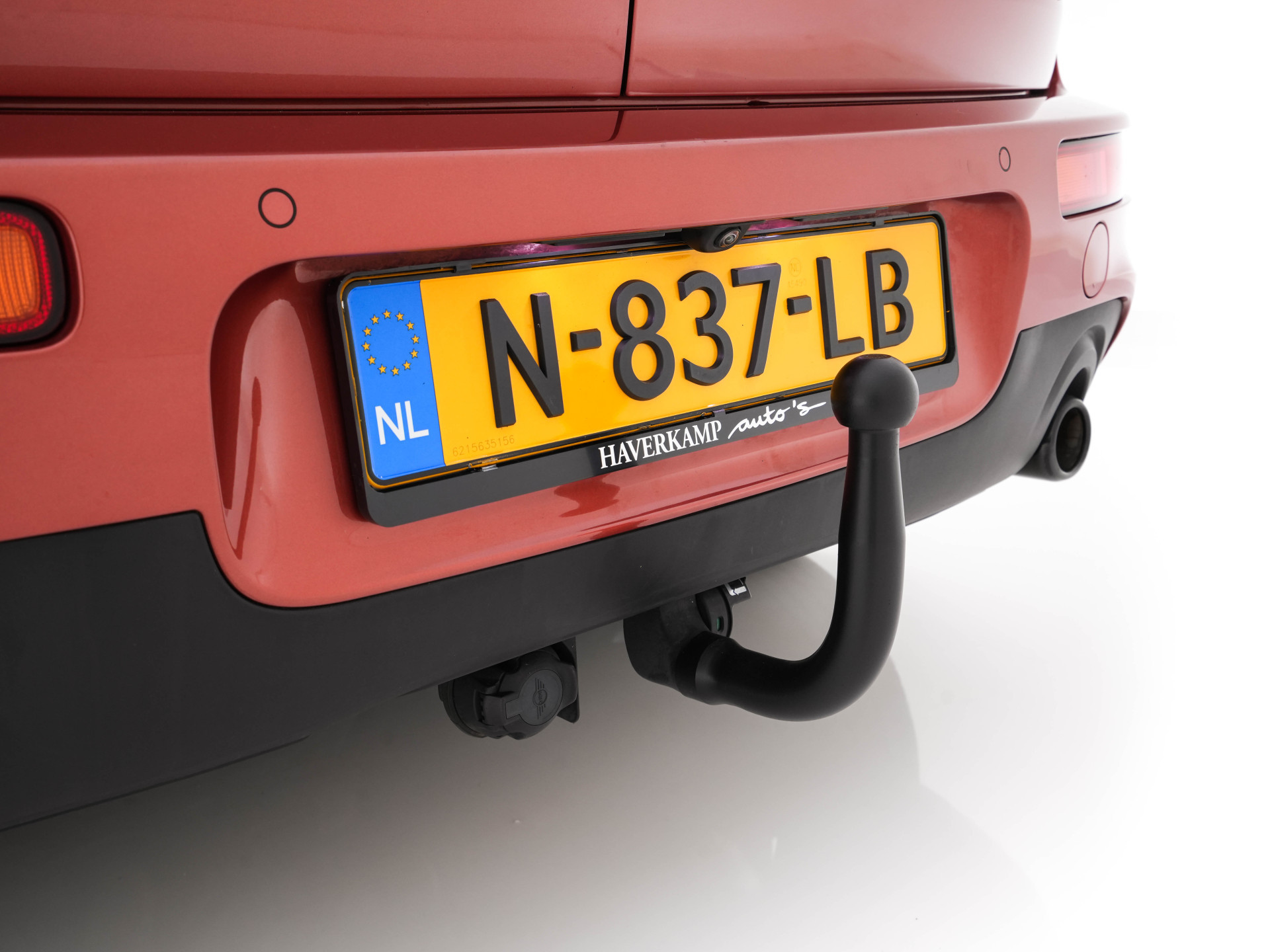 MINI Mini Clubman 2.0 Cooper S ALL4  Premier Plus JCW (INCL-BTW) Aut * PANO | LEATHER | FULL-LED | HEATED-SPORTSEATS | DIGI-COCKPIT | AMBIENT-LIGHT | PRIVACY-GLASS | HEAD-UP | PDC | CAMERA | DAB  | KEYLESS | TOWBAR | 18"ALU*