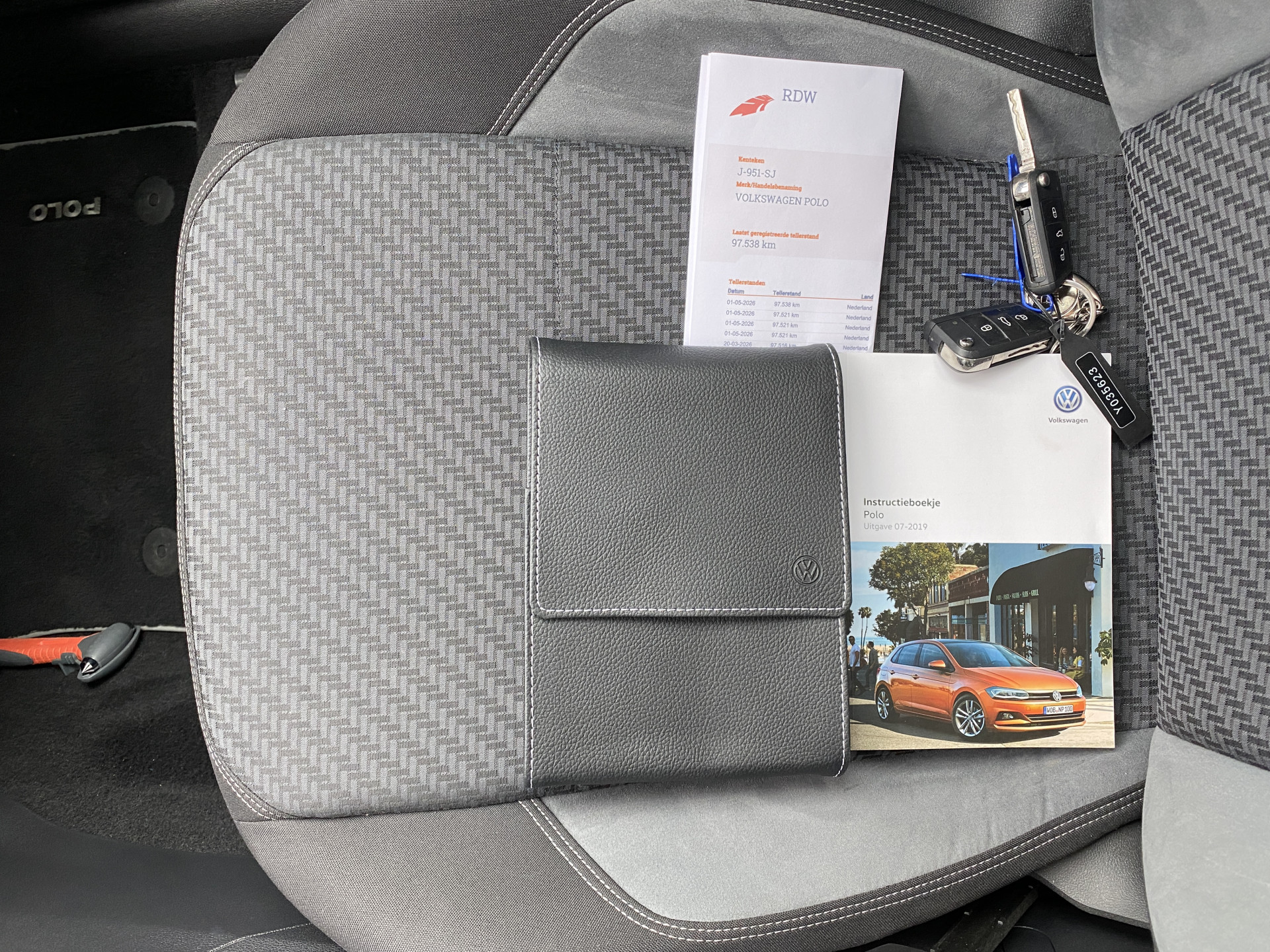 Volkswagen Polo 1.0 TSI R Line 116 pk AUT. | 1e eigenaar | 2x R Line | navigatie | virtual cockpit | stoelverwarming | sportstoelen