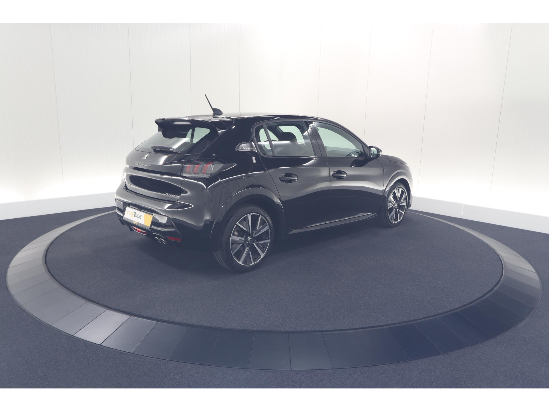 Peugeot 208 PureTech 130 EAT8 GT-Line | Camera | Adaptieve Cruise Control | Stoelverwarming | Navigatie