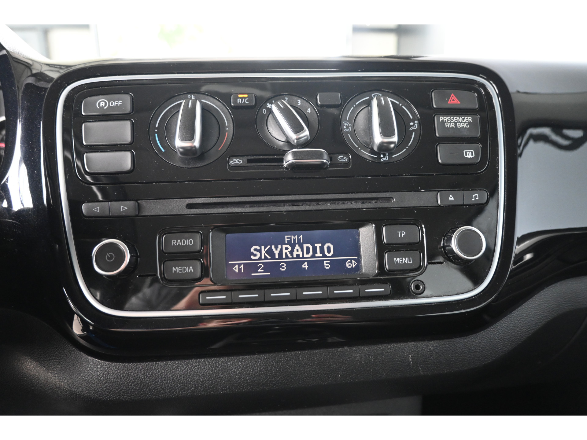 Volkswagen Up! 1.0 High Up! BlueMotion Airco Licht metaal Elektrisch Pakket! Goed Onderhouden! Inruil Mogelijk!