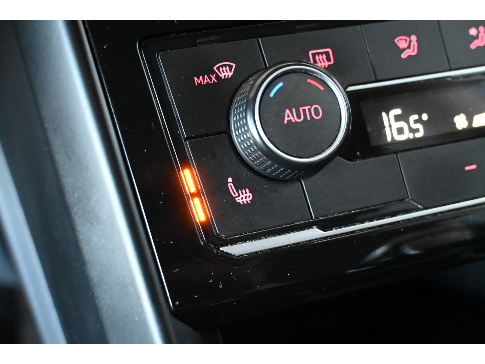 Volkswagen T-Cross 1.0 TSI Life Clima Adaptieve Cruise Carplay PDC Stoelverwarming 1e Eigenaar! Inruil Mogelijk!