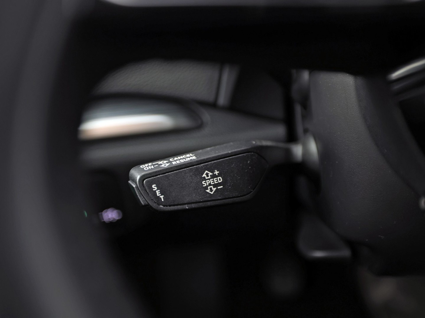 Audi A3 Sportback 1.0 TFSI Sport (GROOT NAVI, DYNAMISCHE KNIPPERLICHTEN, PARKEERSENSOREN, SPORTSTOELEN, CRUISE, LM VELGEN, BLUETOOTH, NIEUWSTAAT)