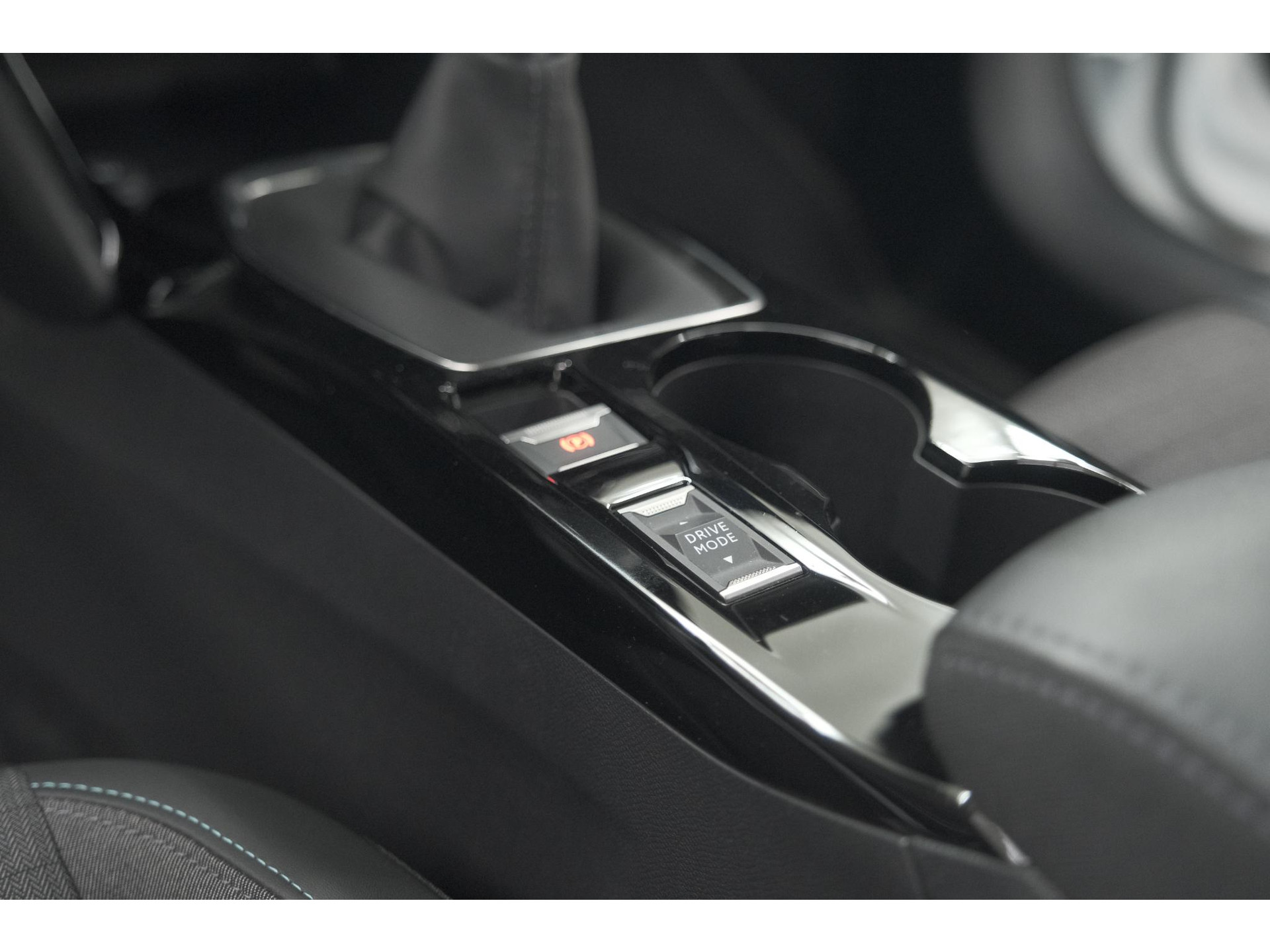 Peugeot 208 PureTech 100 Allure | Adaptieve Cruise Control | Camera | Apple Carplay